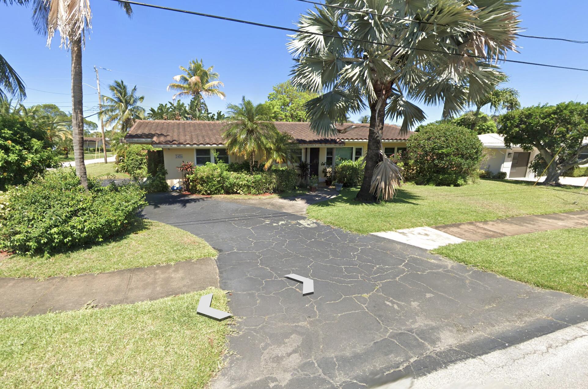 Foto de propiedad en 2456 Middle River Drive, Fort Lauderdale, FL 33305 Fort Lauderdale con MLS# 