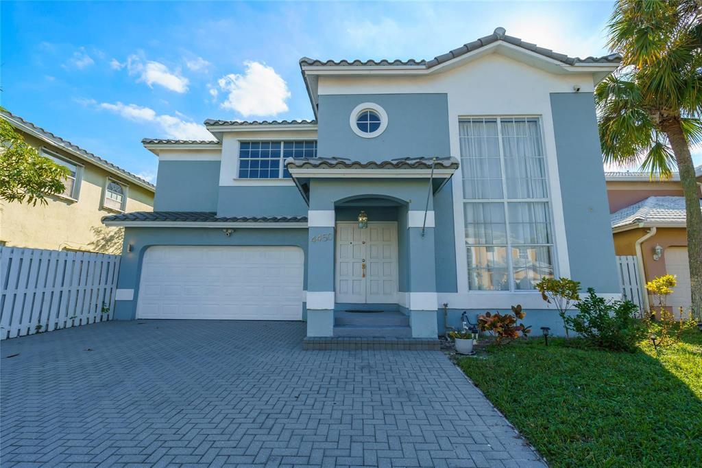 Foto de propiedad en 4450 NW 55th Drive, Coconut Creek, FL 33073 Coconut Creek con MLS# 
