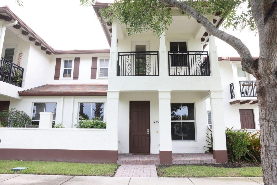 Foto de propiedad en 4758 Sierra Lane, Coconut Creek, FL 33073 Coconut Creek con MLS# 