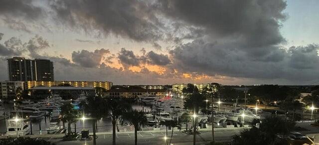 Foto de propiedad en 907 Marina Drive 401, North Palm Beach, FL 33408 North Palm Beach con MLS# 