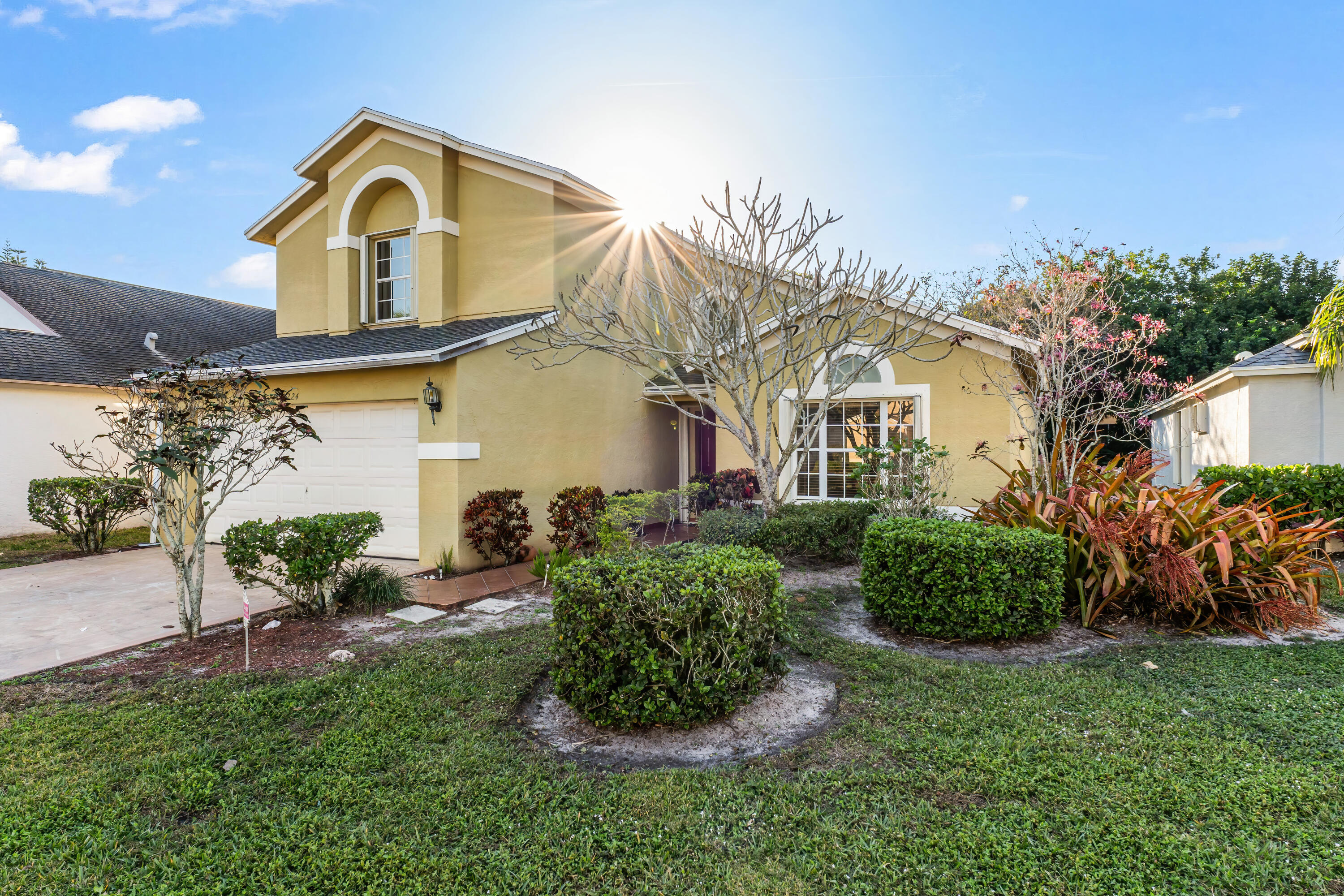 Foto de propiedad en 2224 Soundings Court, Greenacres, FL 33413 Greenacres con MLS# 