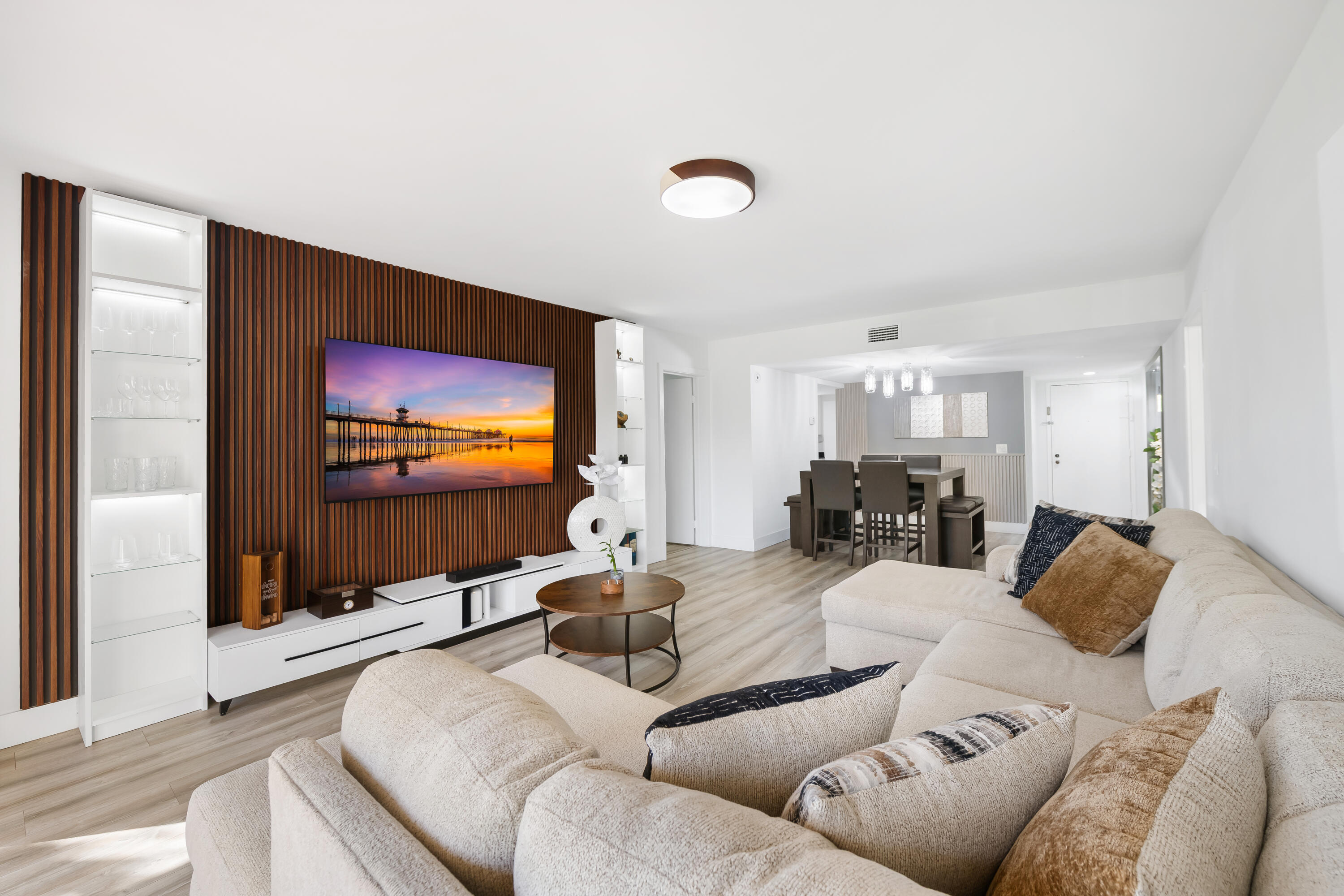 Foto de propiedad en 491 Racquet Club Road Unit 106, Weston, FL 33326 Weston con MLS# 