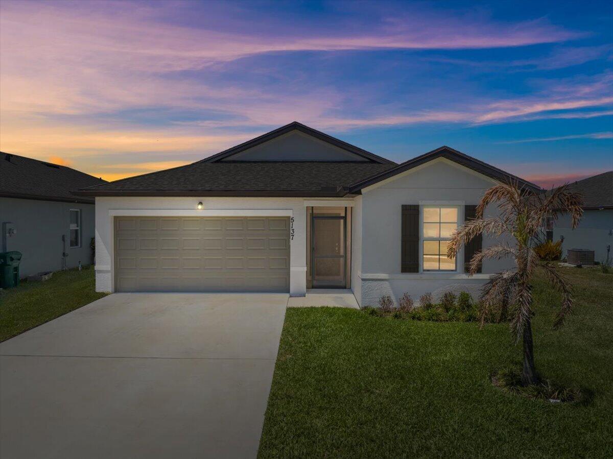 Foto de propiedad en 5137 Armina Place, Fort Pierce, FL 34951 Fort Pierce con MLS# 