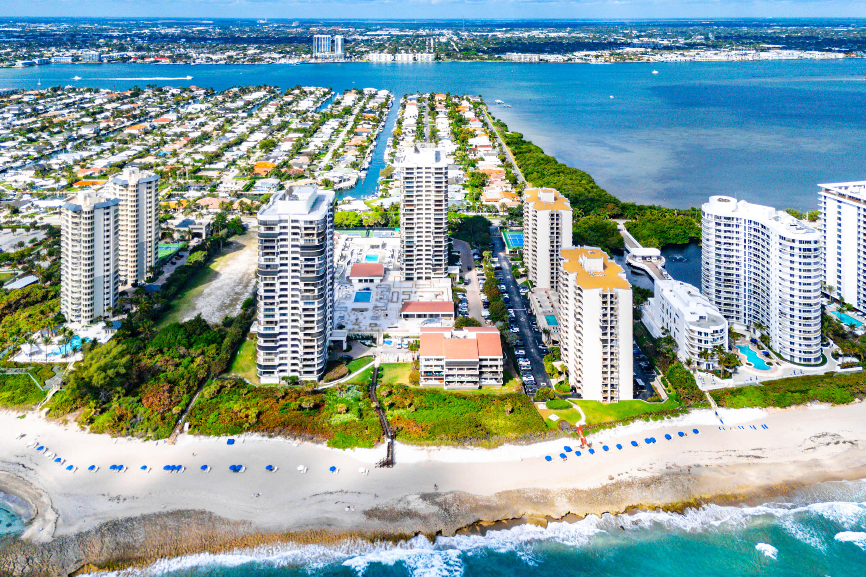 Foto de propiedad en 4100 N Ocean Drive 504, Singer Island, FL 33404 Singer Island con MLS# 