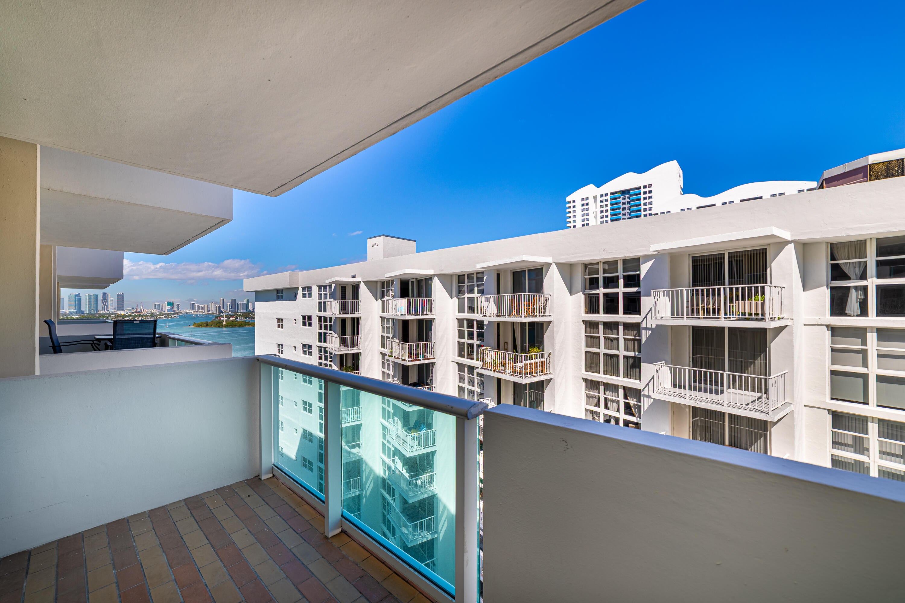 Foto de propiedad en 1200 West Avenue 1521, Miami Beach, FL 33139 Miami Beach con MLS# 
