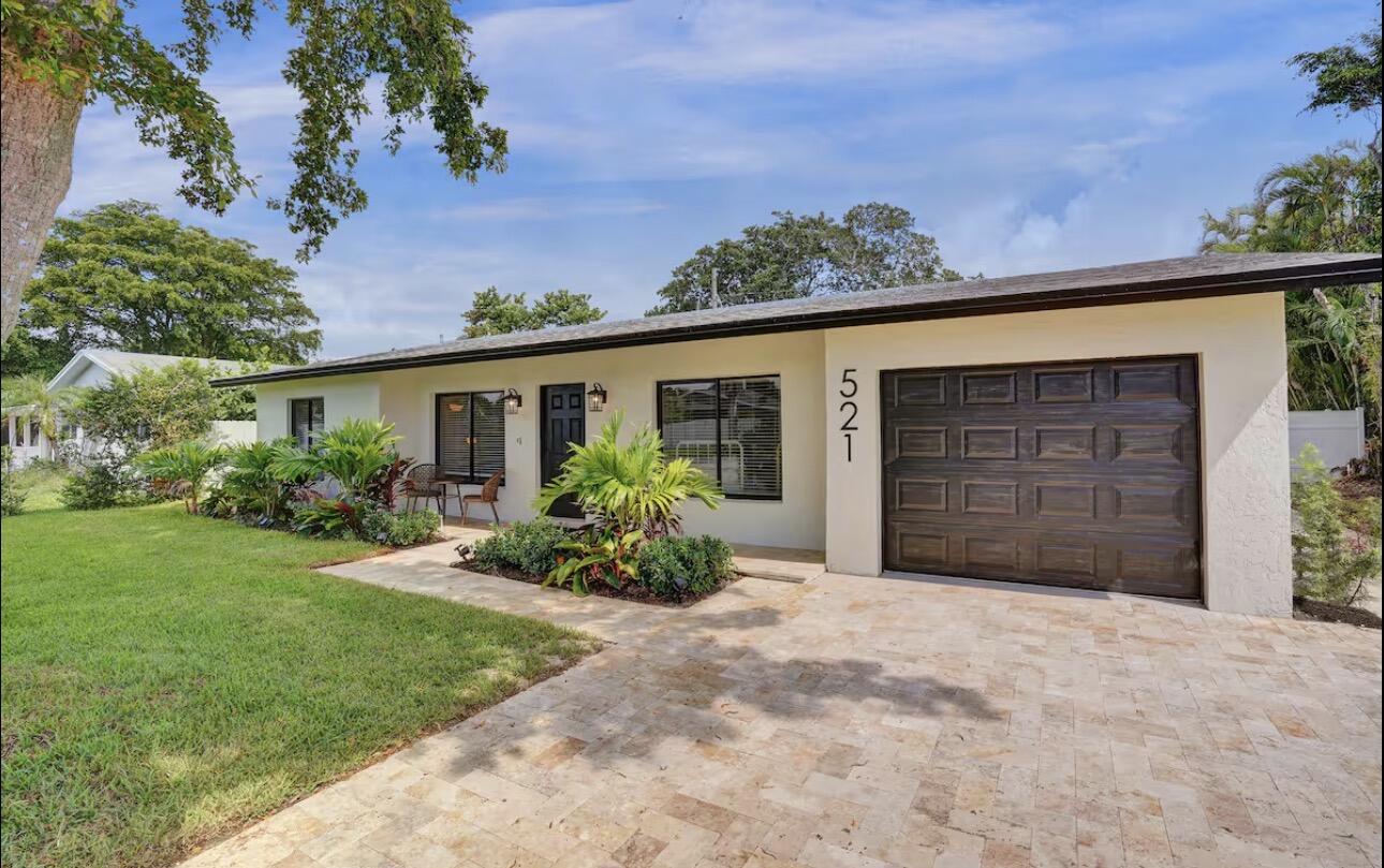 Foto de propiedad en 521 Curlew Road, Delray Beach, FL 33444 Delray Beach con MLS# 