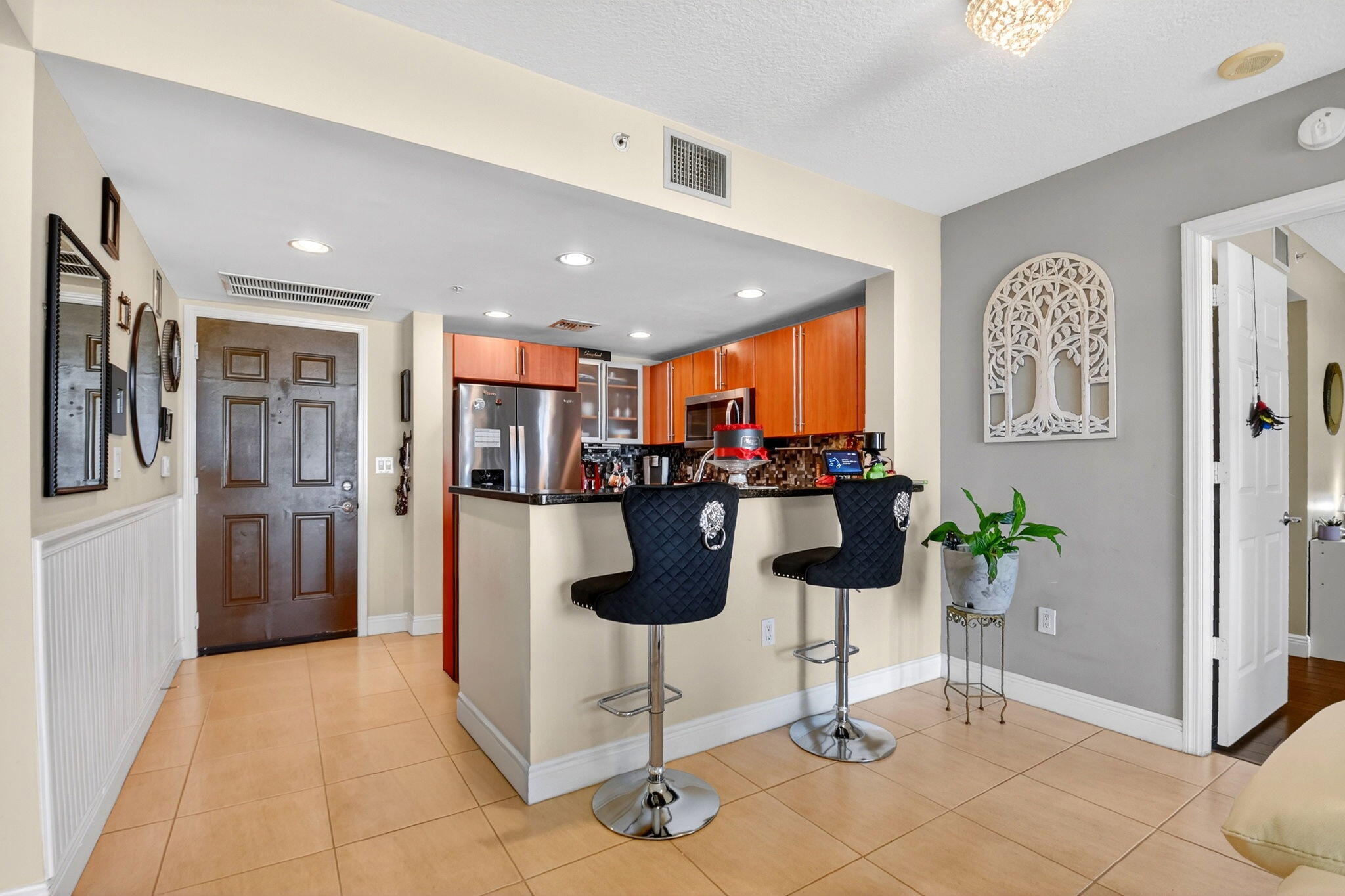 Foto de propiedad en 610 Clematis Street 608, West Palm Beach, FL 33401 West Palm Beach con MLS# 