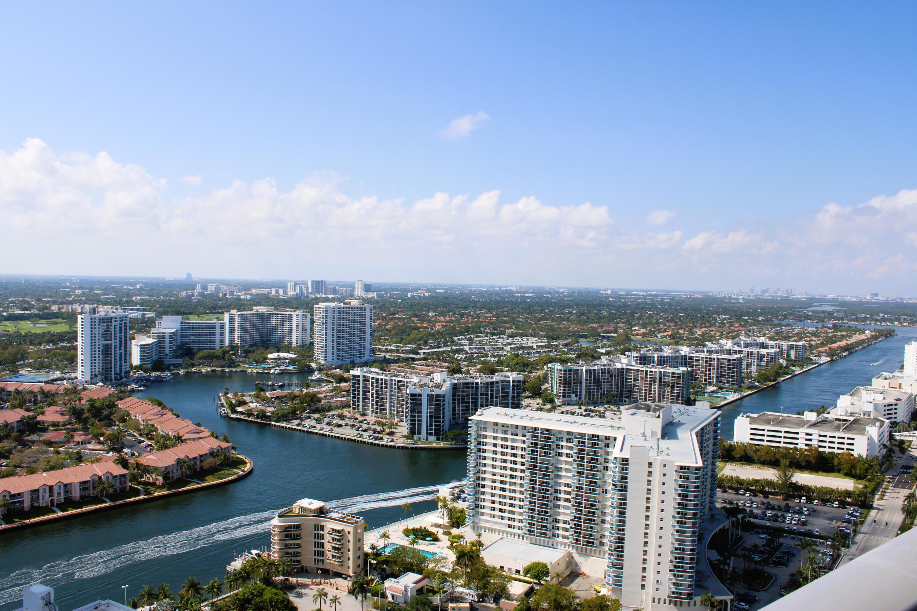 Foto de propiedad en 4111 S Ocean Drive 3011, Hollywood, FL 33019 Hollywood con MLS# 