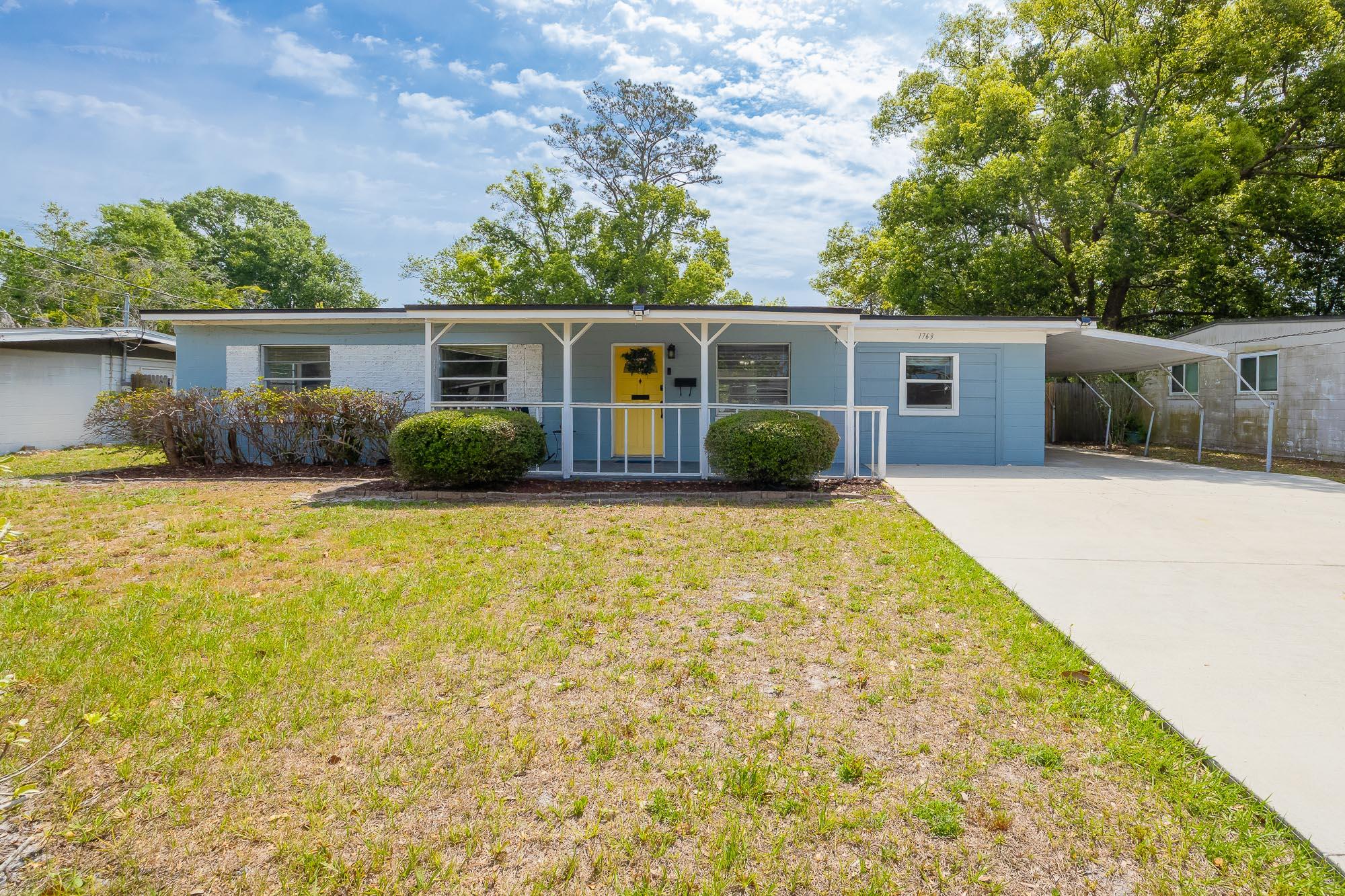 Foto de propiedad en 1763 Lawson Road, Jacksonville, FL 32246 Jacksonville con MLS# 