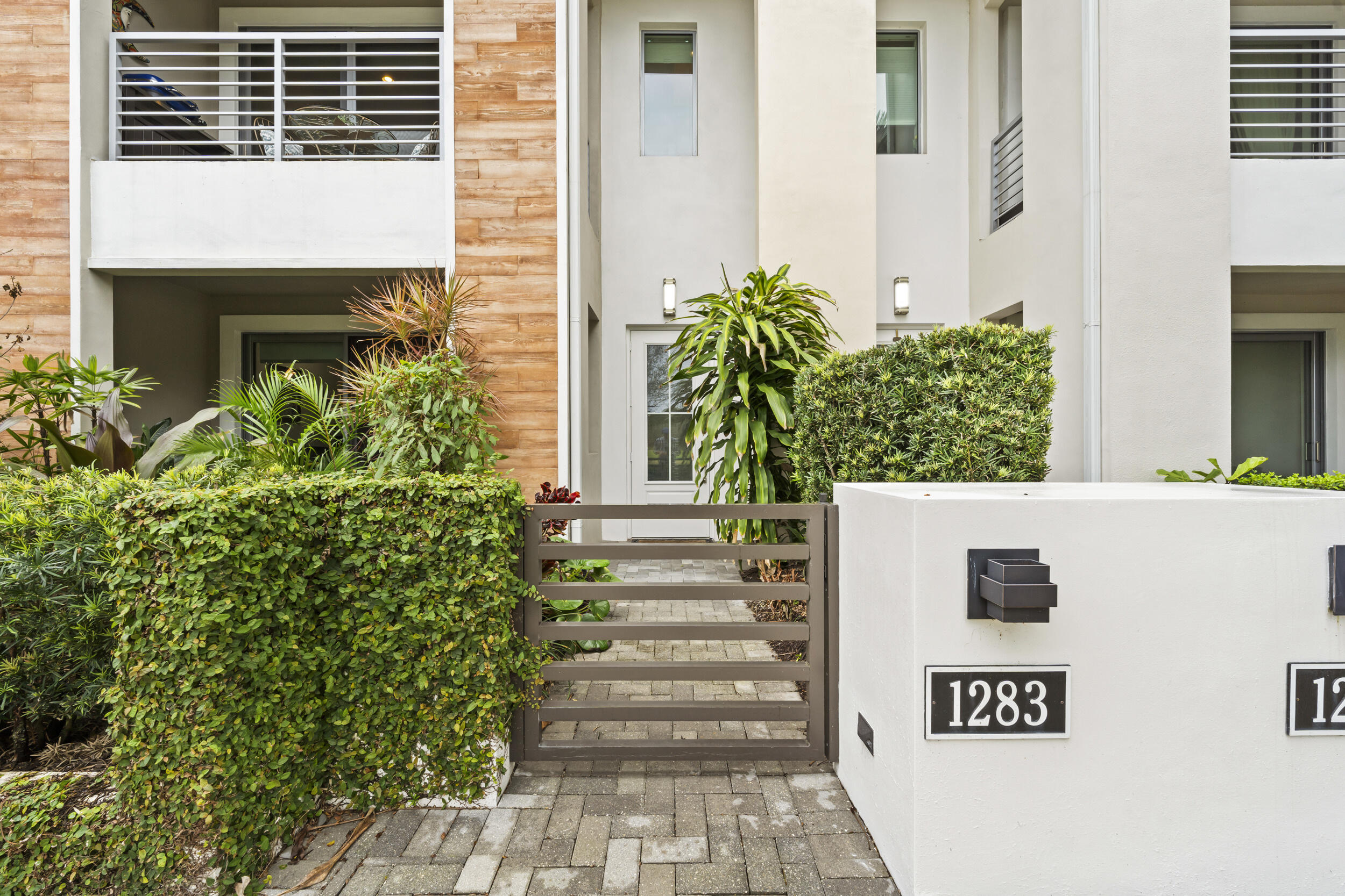 Foto de propiedad en 1283 Faulkner Terrace, Palm Beach Gardens, FL 33418 Palm Beach Gardens con MLS# 