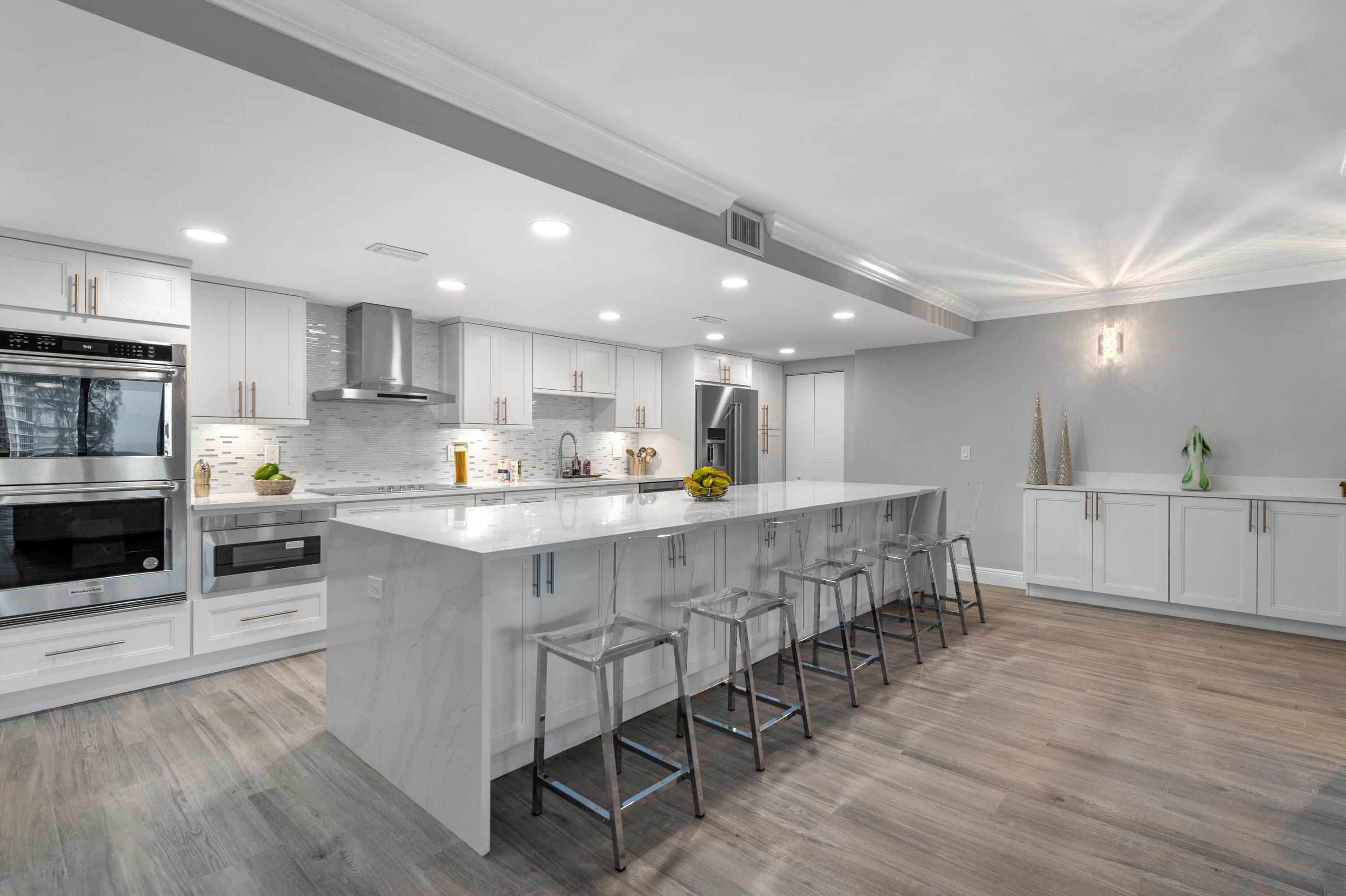Foto de propiedad en 777 NE Bayshore Drive 705, Fort Lauderdale, FL 33304 Fort Lauderdale con MLS# 