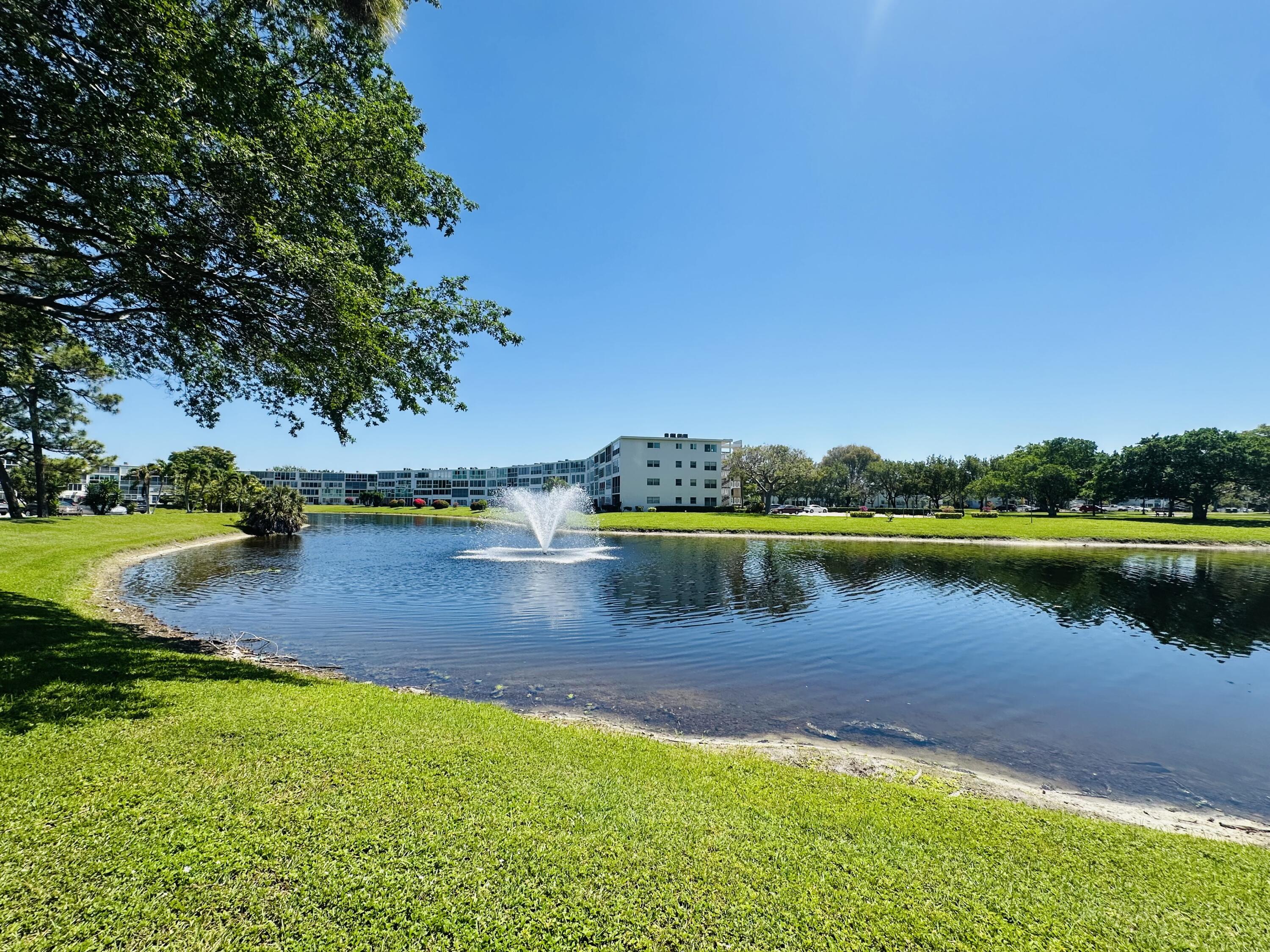 Foto de propiedad en 310 Grantham A, Deerfield Beach, FL 33442 Deerfield Beach con MLS# 