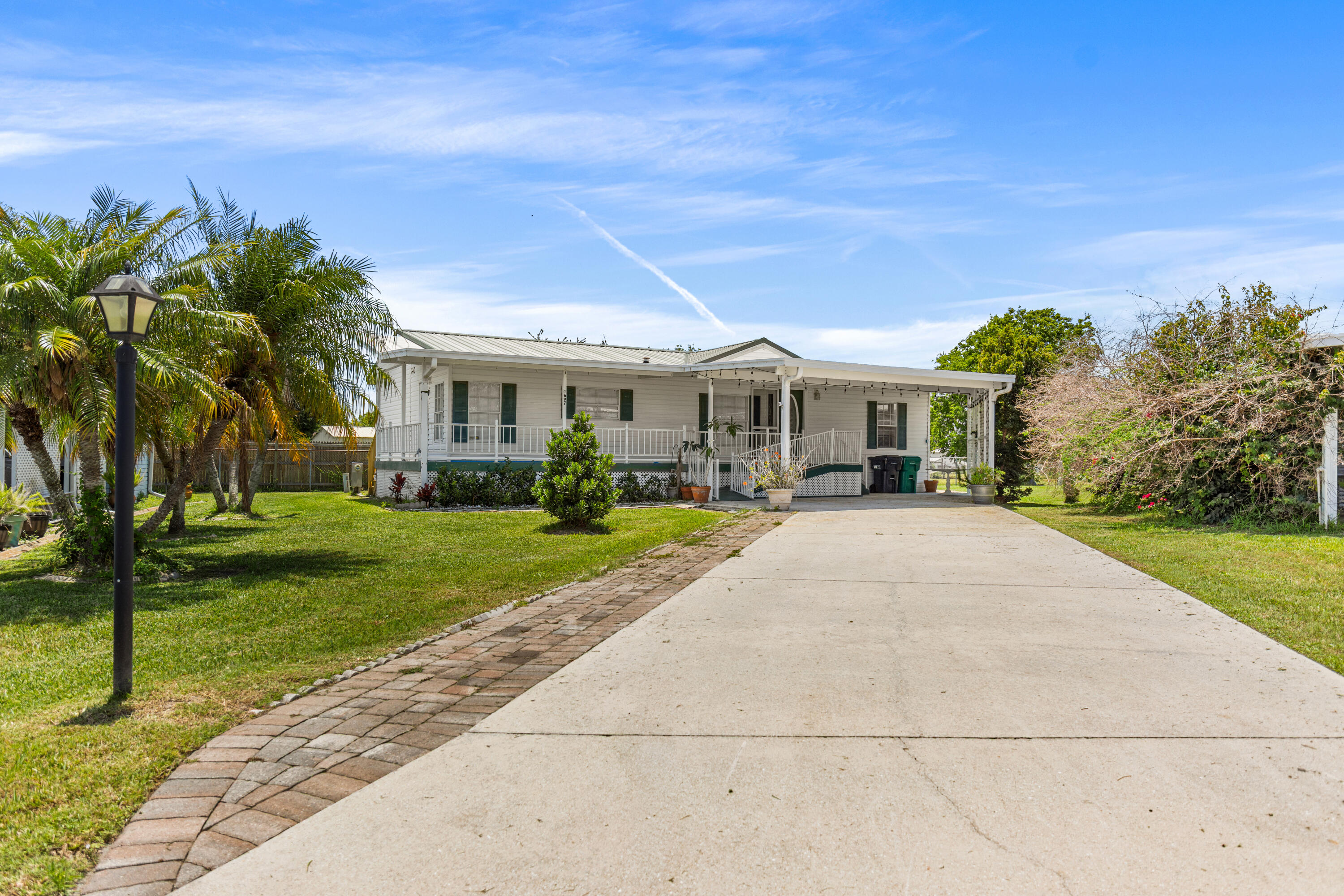Foto de propiedad en 1697 SW 35th Circle, Okeechobee, FL 34974 Okeechobee con MLS# 