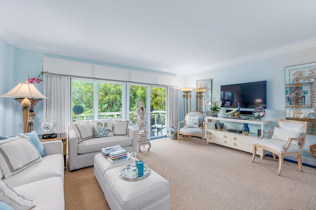 Foto de propiedad en 250 Bradley Place 202, Palm Beach, FL 33480 Palm Beach con MLS# 