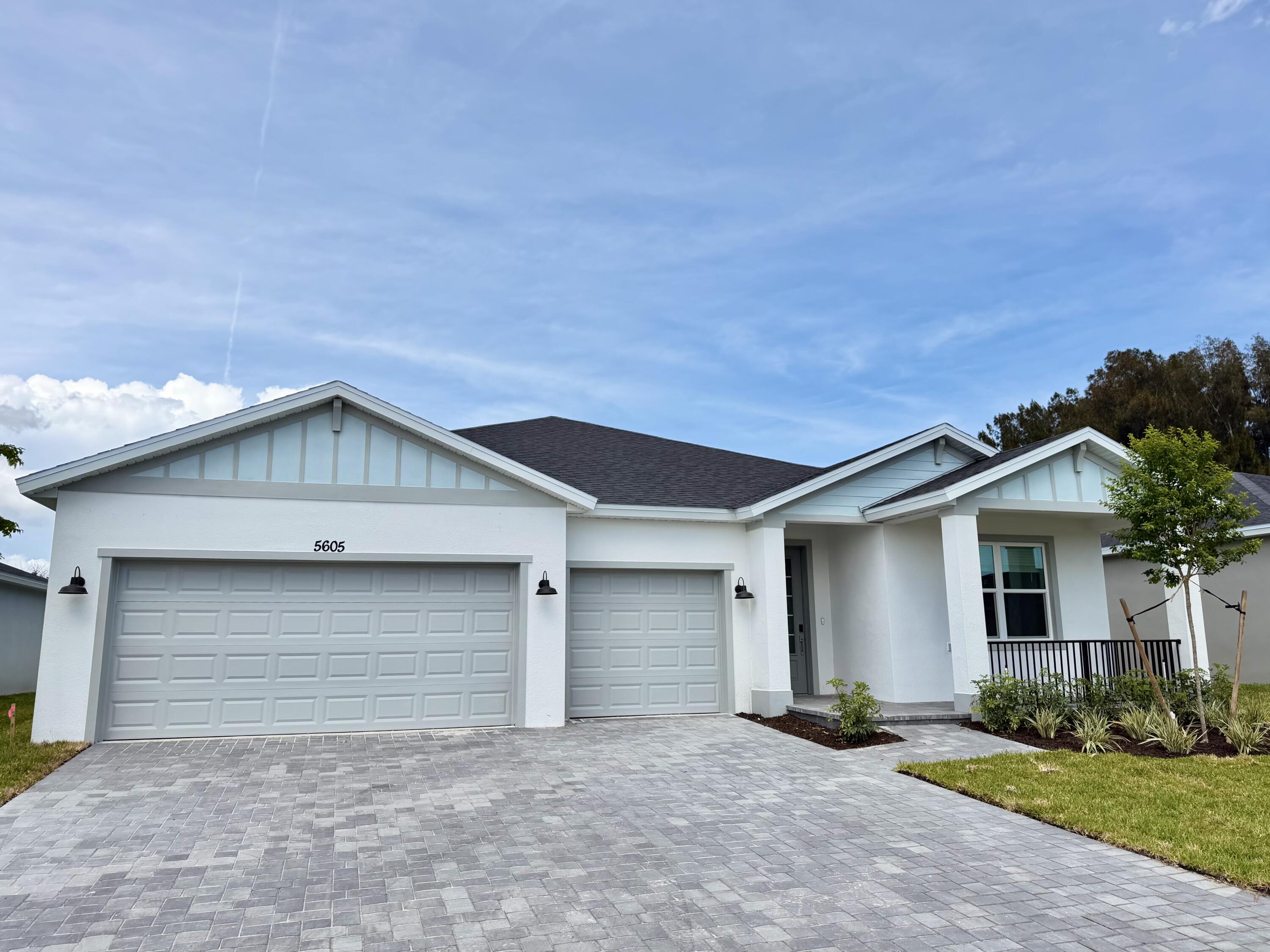 Foto de propiedad en 5605 Hampton Park Circle, Vero Beach, FL 32966 Vero Beach con MLS# 