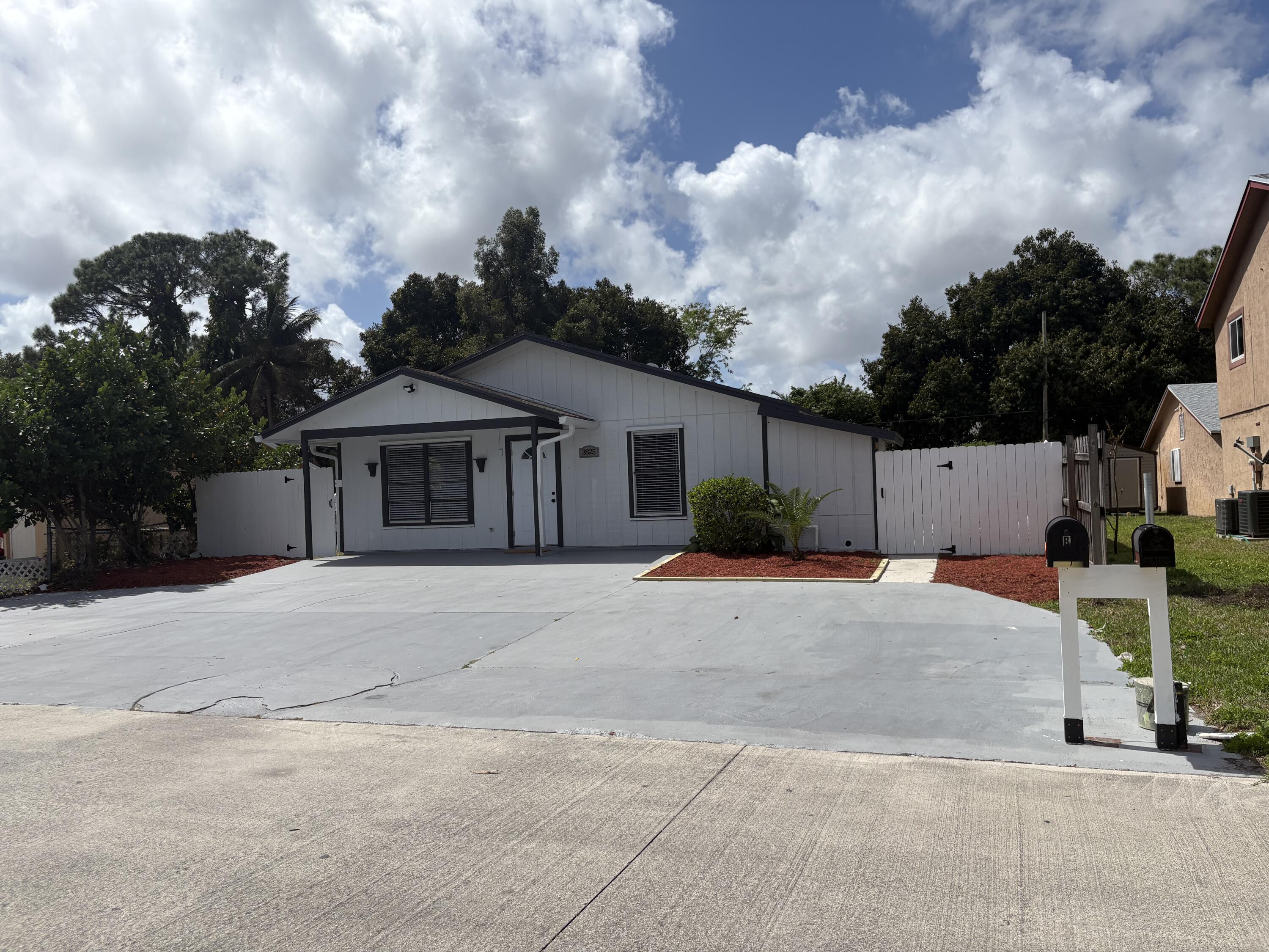 En Renta 3825 Patio Court A, Lake Worth, FL 33461, Lake Worth, FL 33461