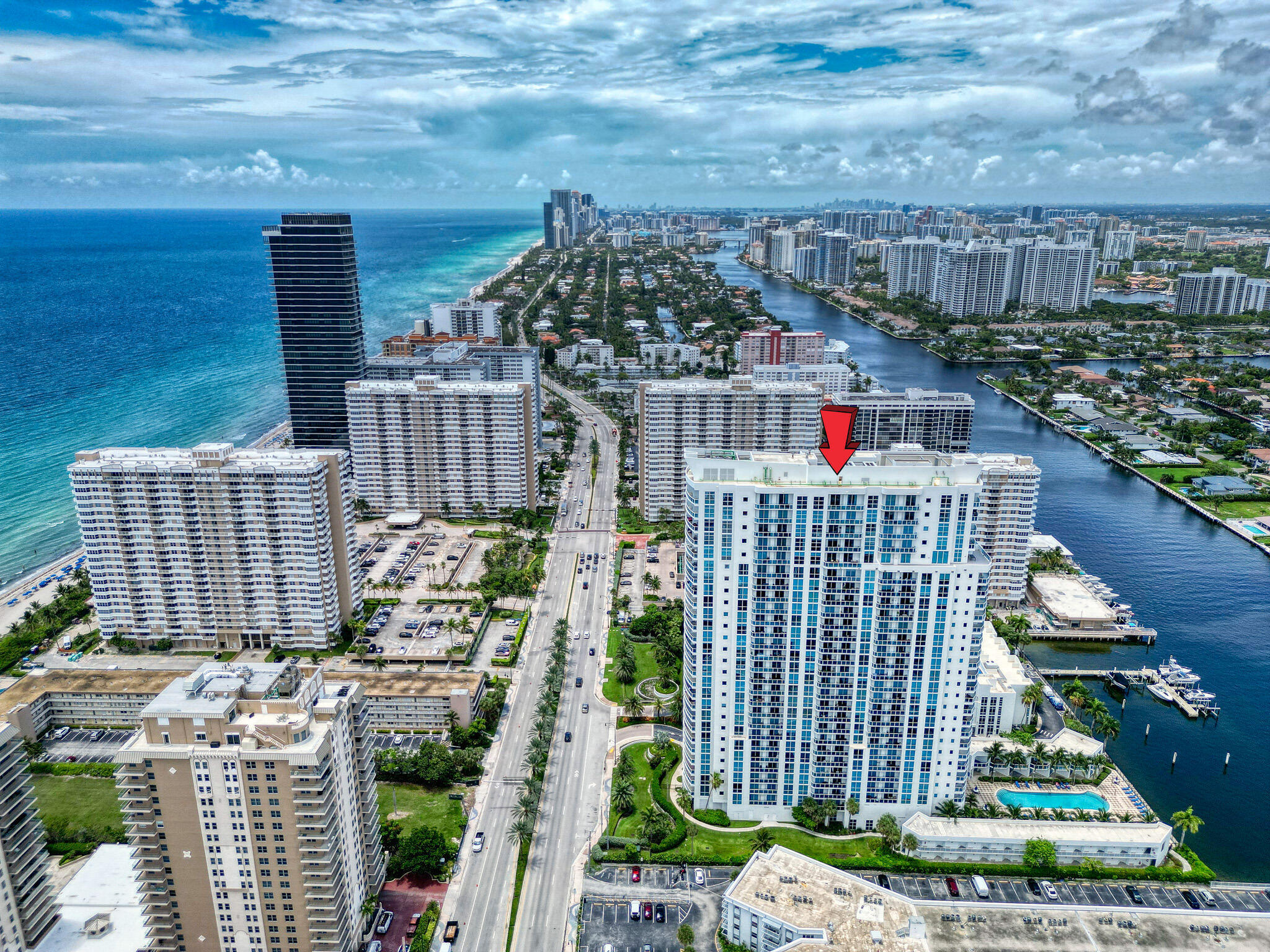 Foto de propiedad en 1945 S Ocean Drive 1803, Hallandale Beach, FL 33009 Hallandale Beach con MLS# 