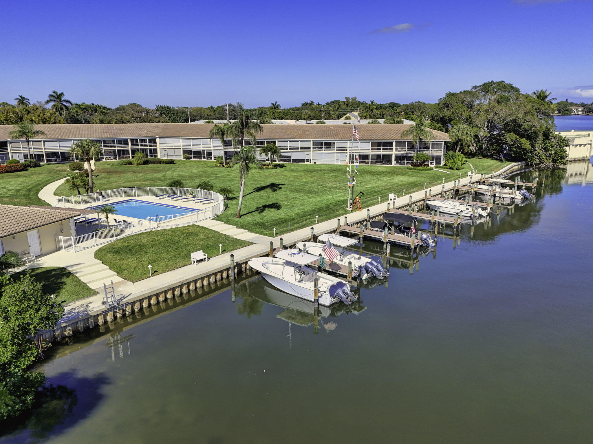 Foto de propiedad en 478 Tequesta Drive 205, Tequesta, FL 33469 Tequesta con MLS# 