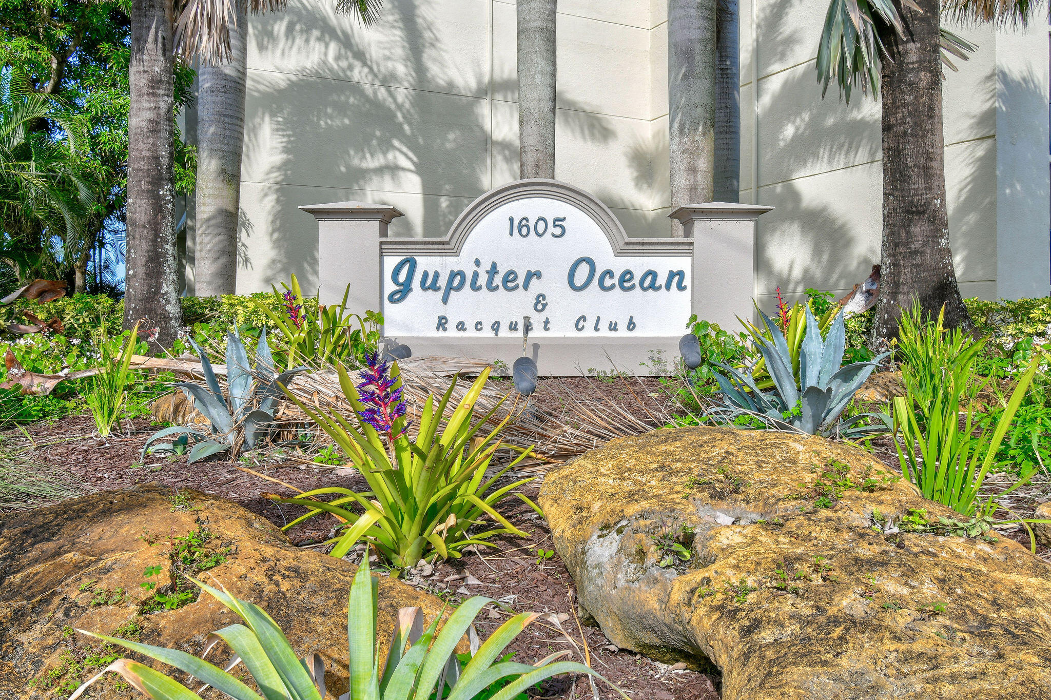 Foto de propiedad en 1605 S Us Highway 1 301v6, Jupiter, FL 33477 Jupiter con MLS# 