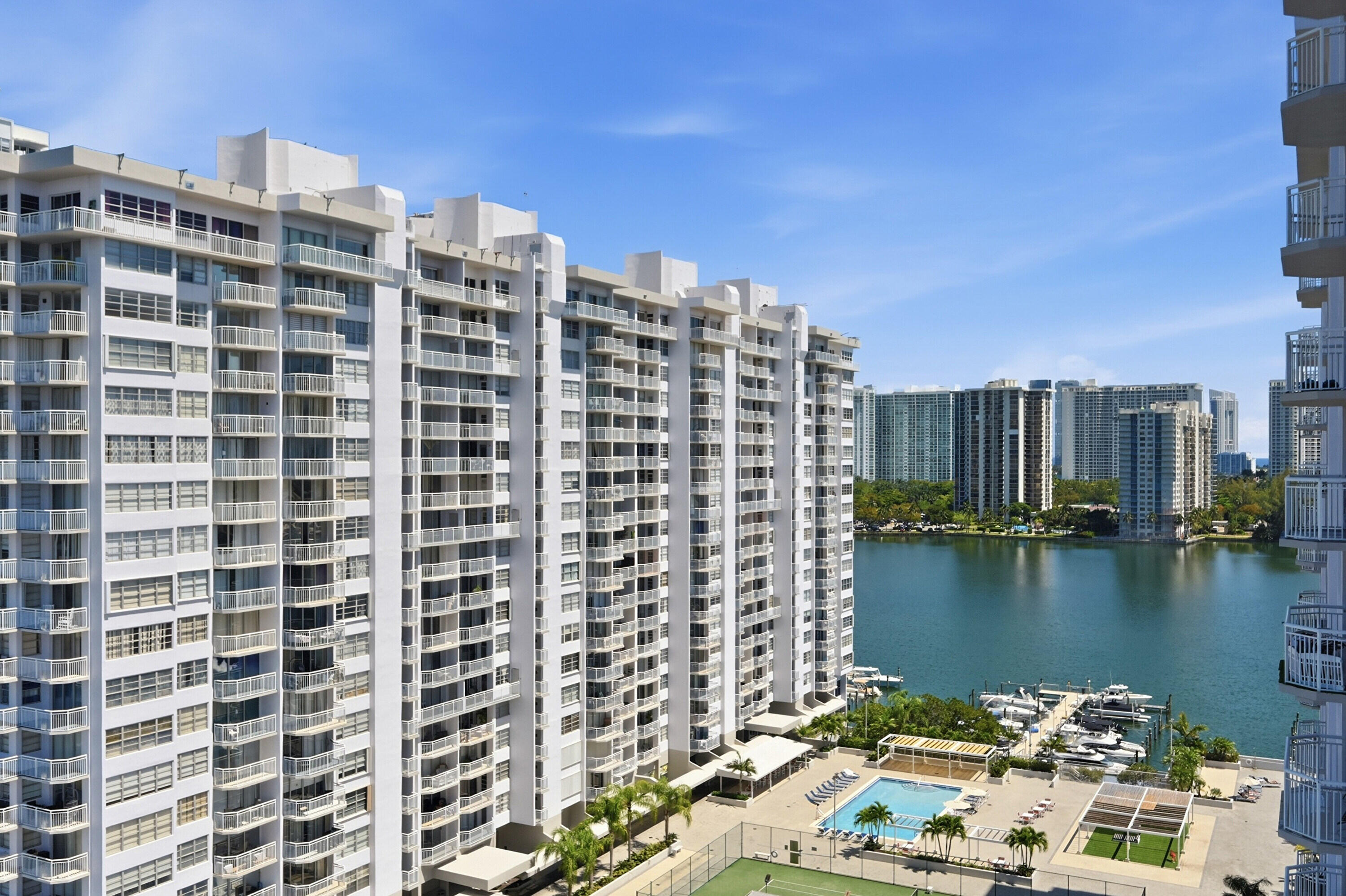 Foto de propiedad en 18011 Biscayne Boulevard 1502, Aventura, FL 33160 Aventura con MLS# 