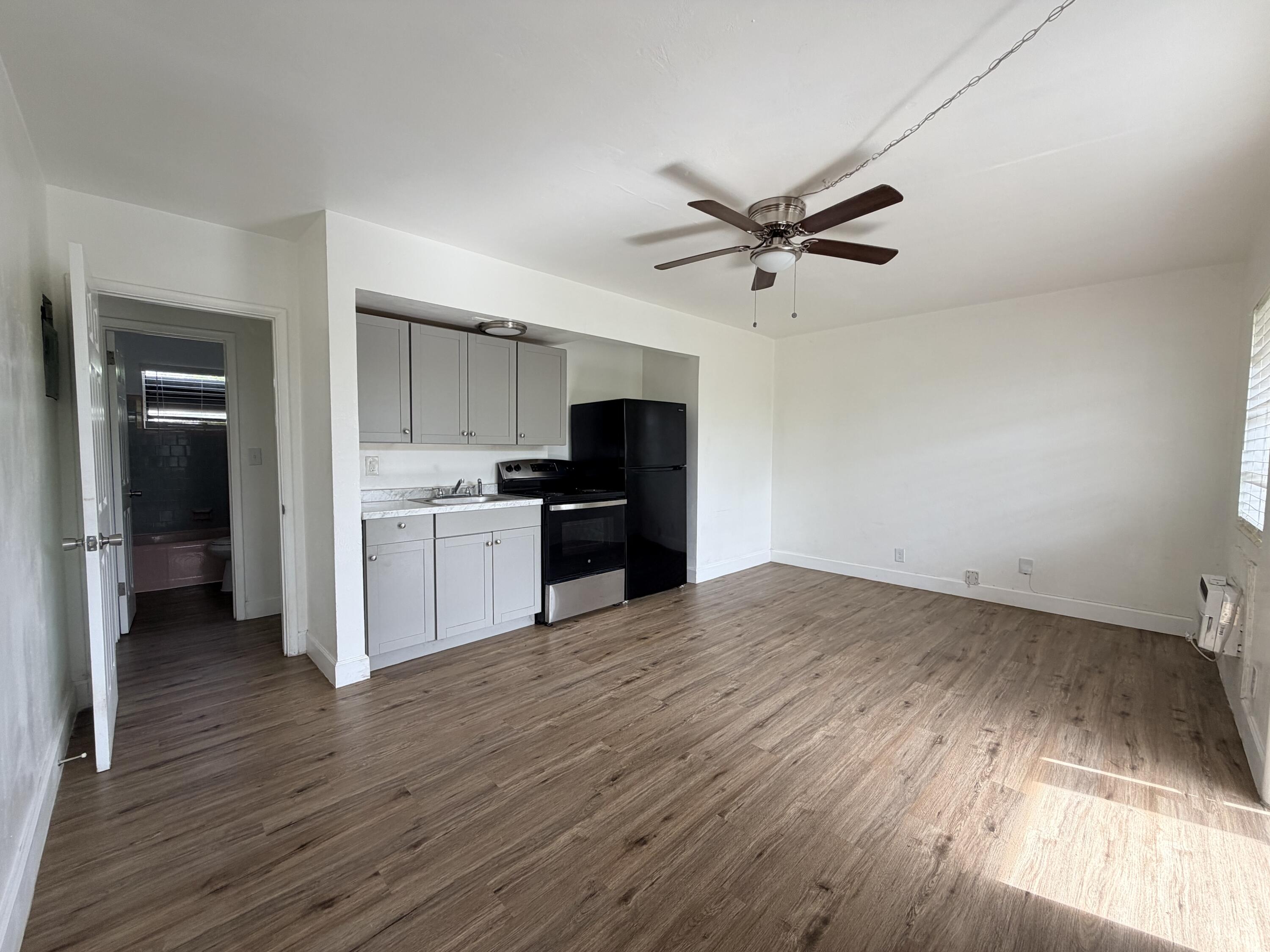 Kitchen / Living Room
