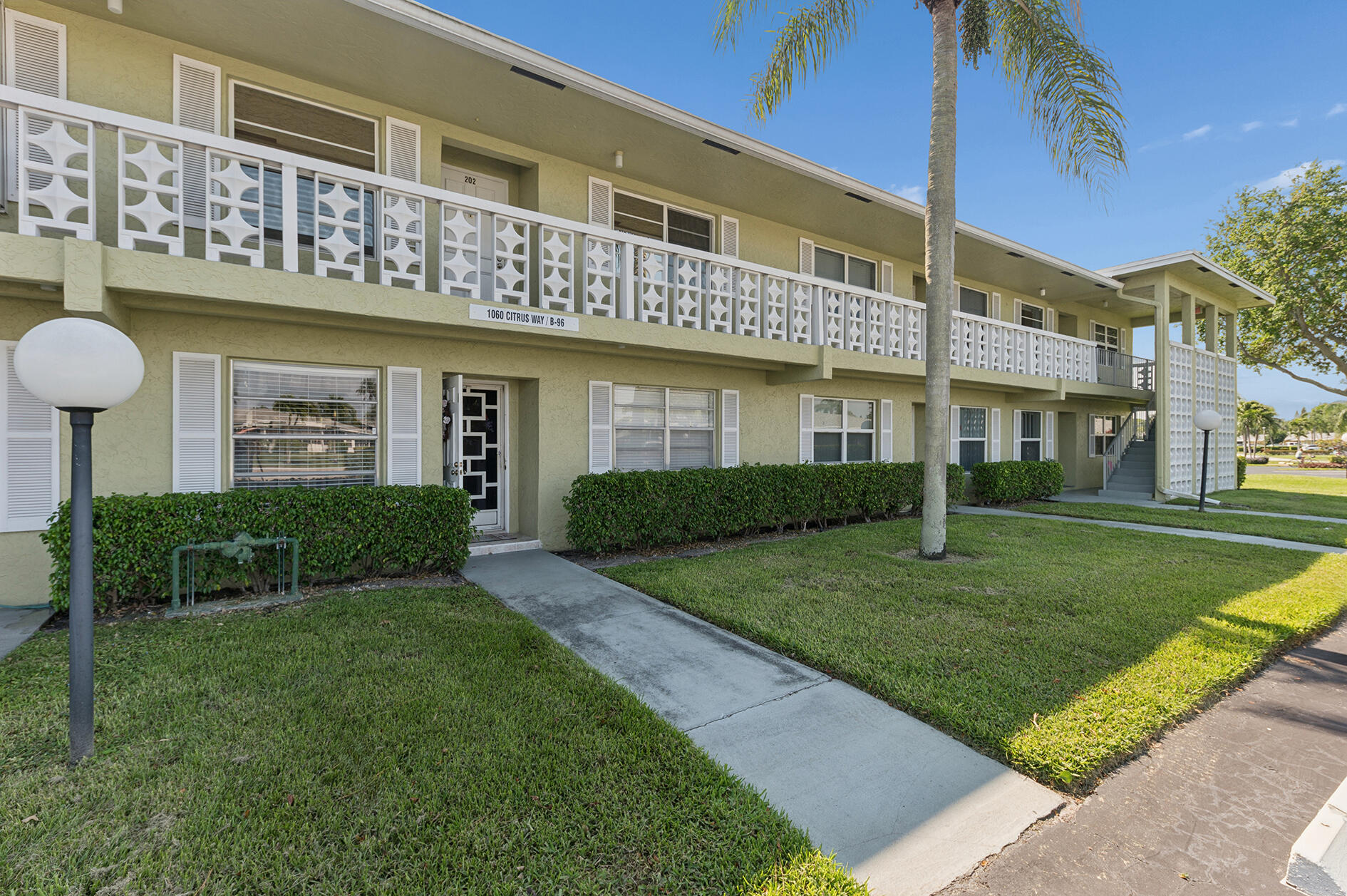 Foto de propiedad en 1060 Citrus Way 204, Delray Beach, FL 33445 Delray Beach con MLS# 