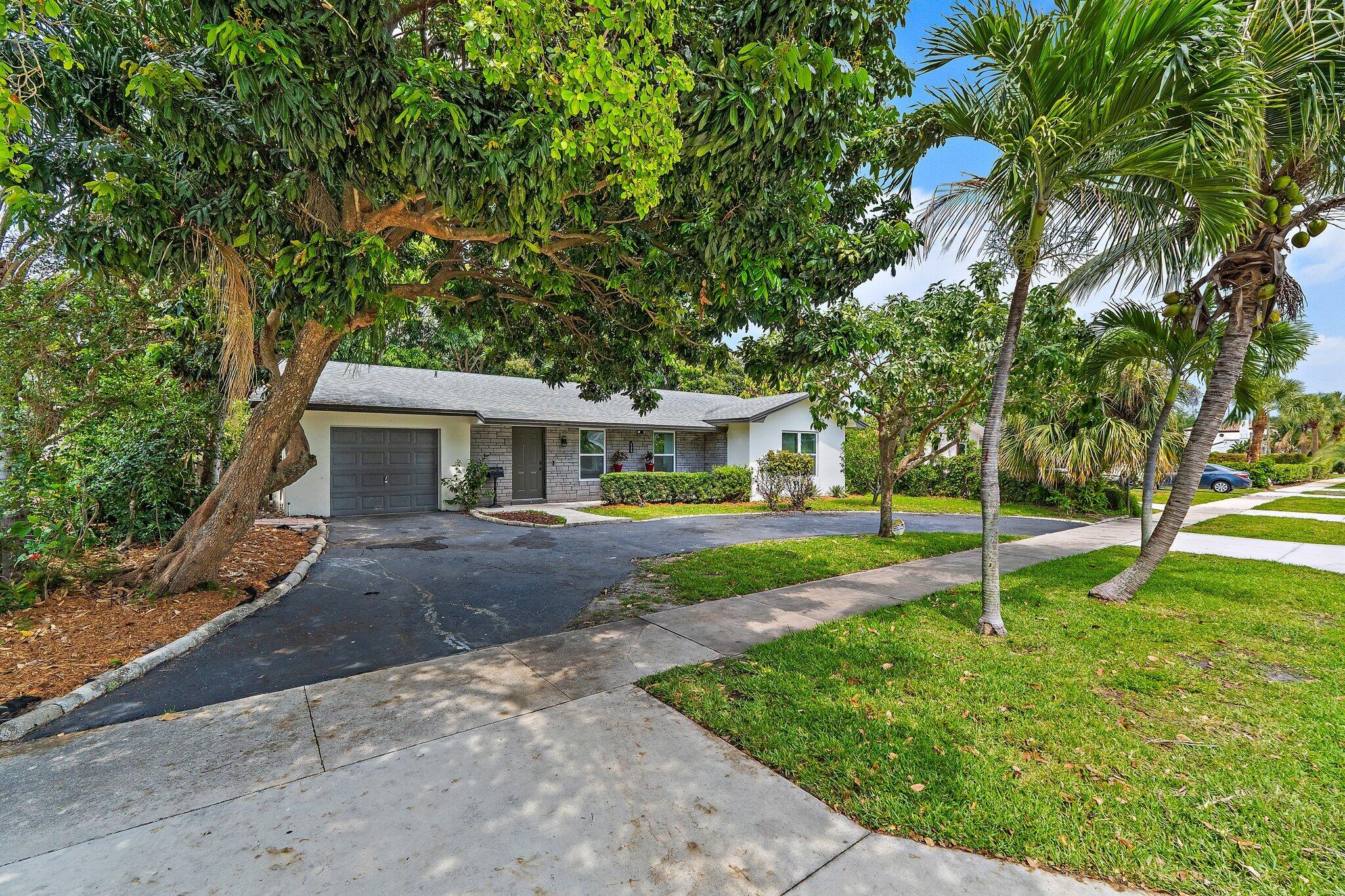 Vendido 425 Greenbriar Drive, Lake Park, FL 33403, Lake Park, FL 33403