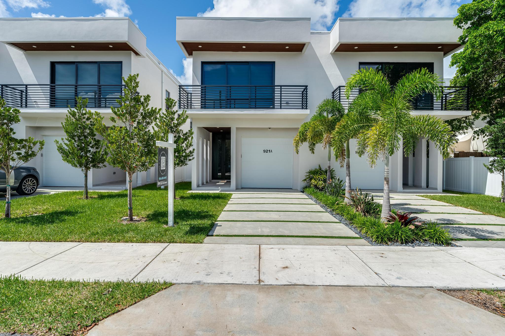 Foto de propiedad en 919 NE 17th Terrace A, Fort Lauderdale, FL 33304 Fort Lauderdale con MLS# 