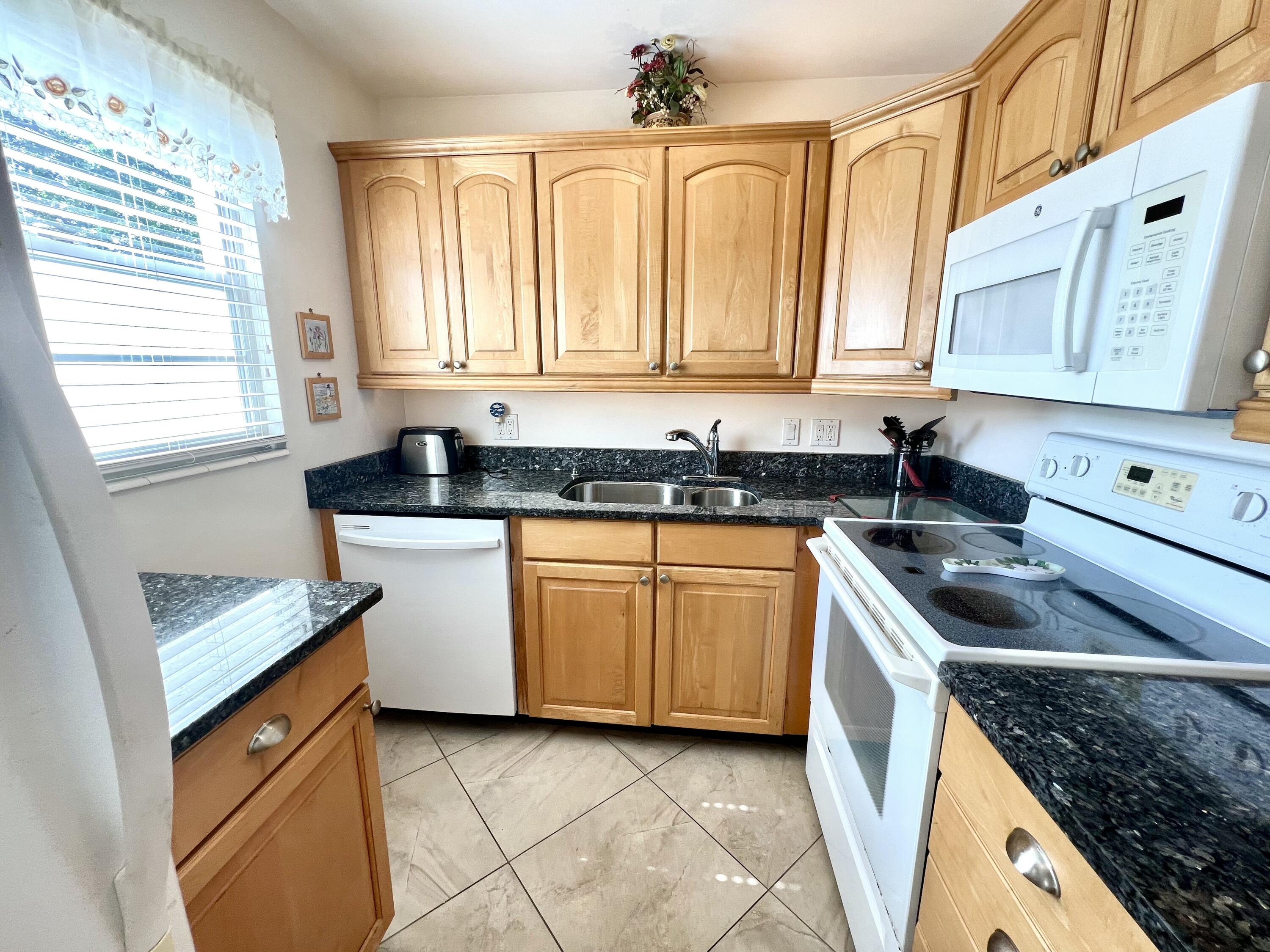 Foto de propiedad en 328 Farnham P, Deerfield Beach, FL 33442 Deerfield Beach con MLS# 