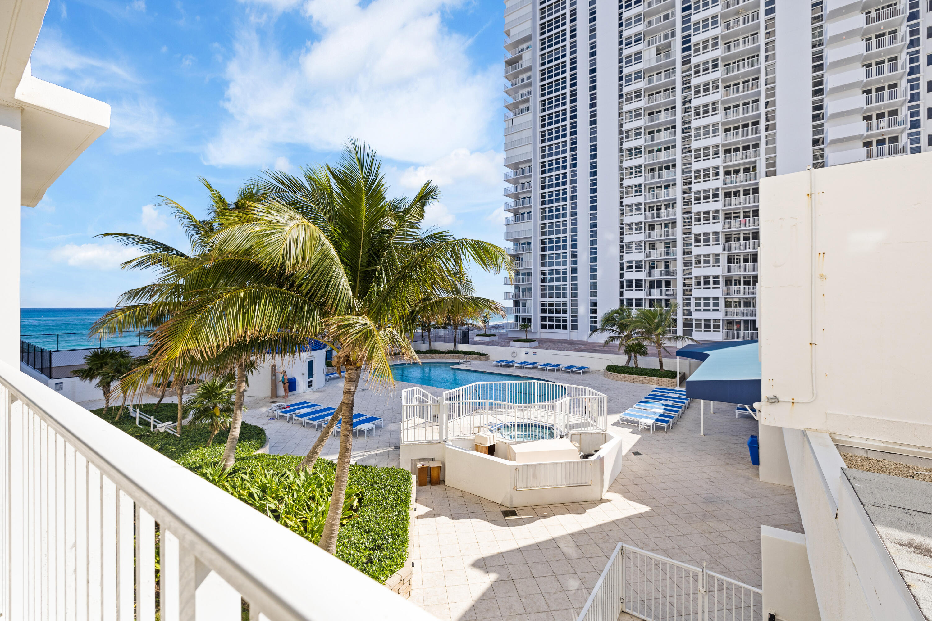Foto de propiedad en 1360 S Ocean Boulevard 403, Pompano Beach, FL 33062 Pompano Beach con MLS# 