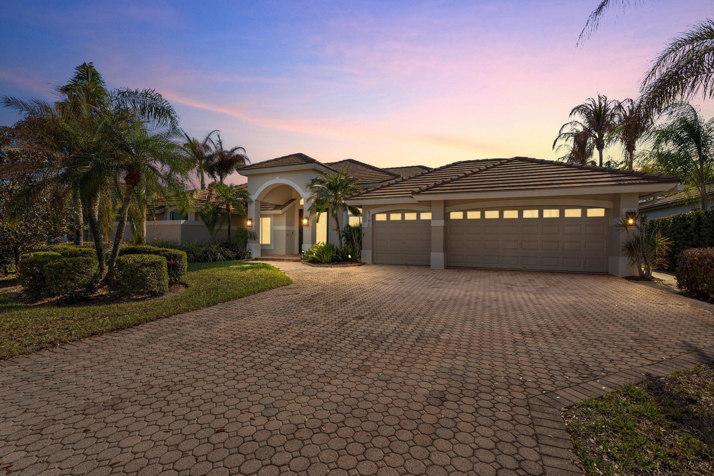 Foto de propiedad en 5180 SW Hammock Creek Drive, Palm City, FL 34990 Palm City con MLS# 