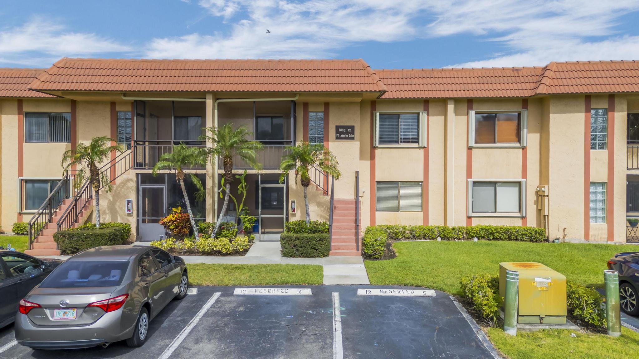Foto de propiedad en 170 Lakeview Drive 203, Weston, FL 33326 Weston con MLS# 