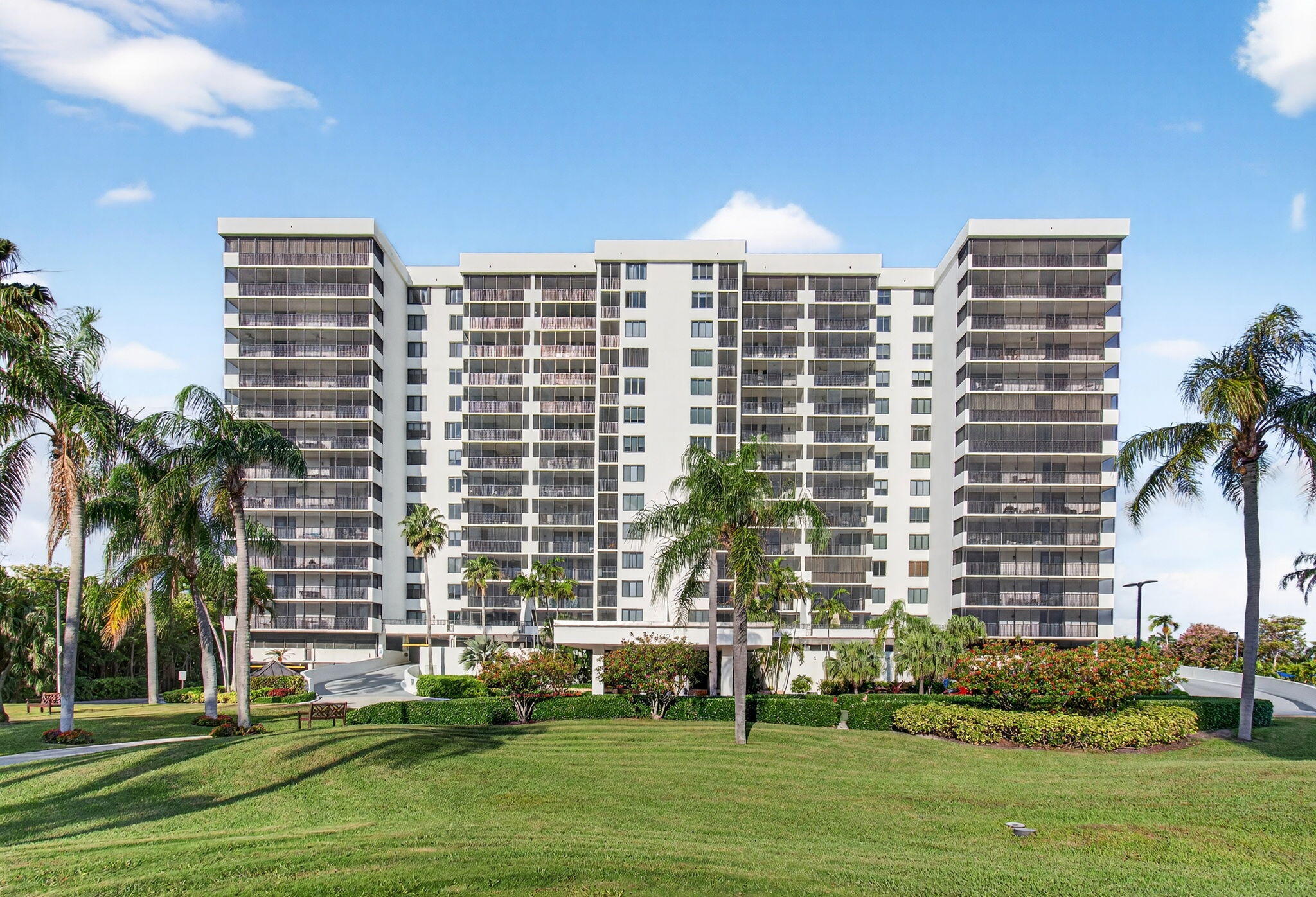 Foto de propiedad en 3420 S Ocean Boulevard 5z, Highland Beach, FL 33487 Highland Beach con MLS# 