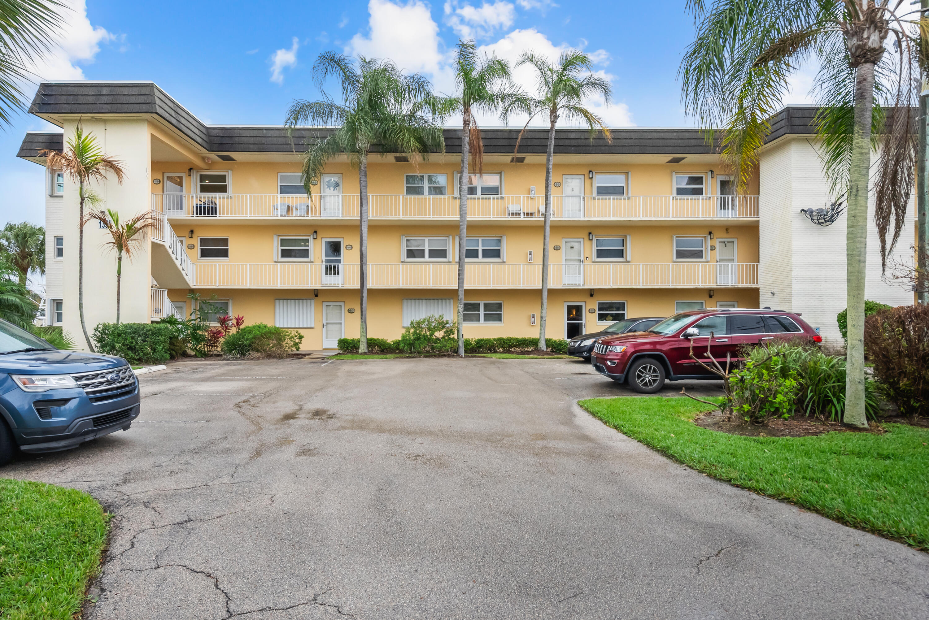 Foto de propiedad en 1351 Bayshore Drive 304, Fort Pierce, FL 34949 Fort Pierce con MLS# 