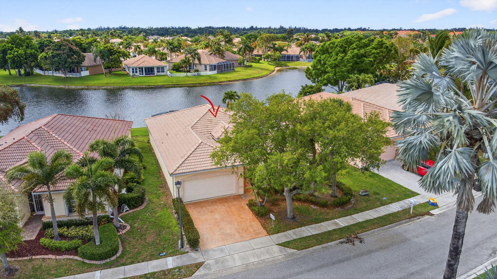Foto de propiedad en 8600 Pine Cay, West Palm Beach, FL 33411 West Palm Beach con MLS# 