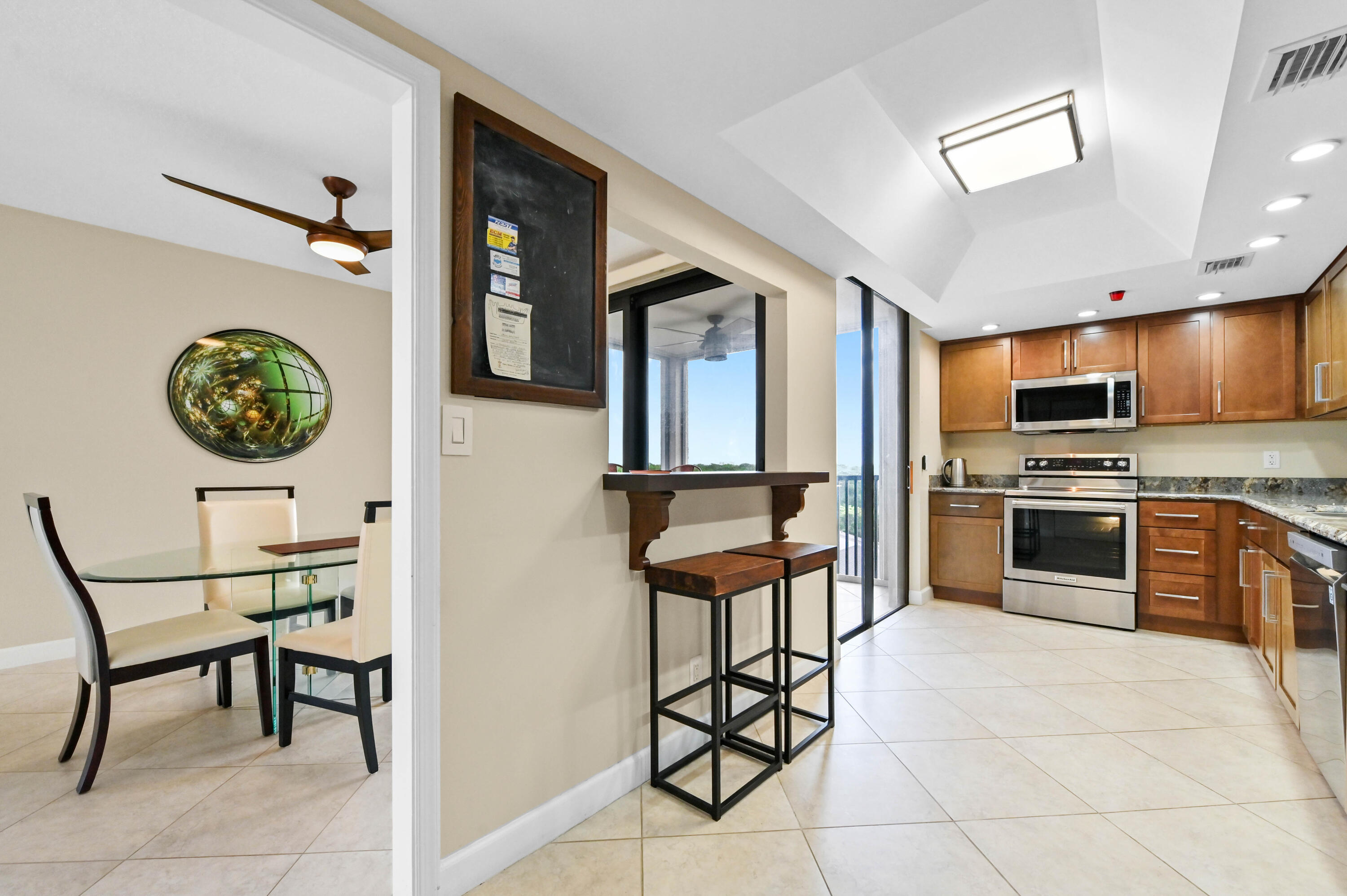 Foto de propiedad en 5951 Wellesley Park Drive Apt 702, Boca Raton, FL 33433 Boca Raton con MLS# 