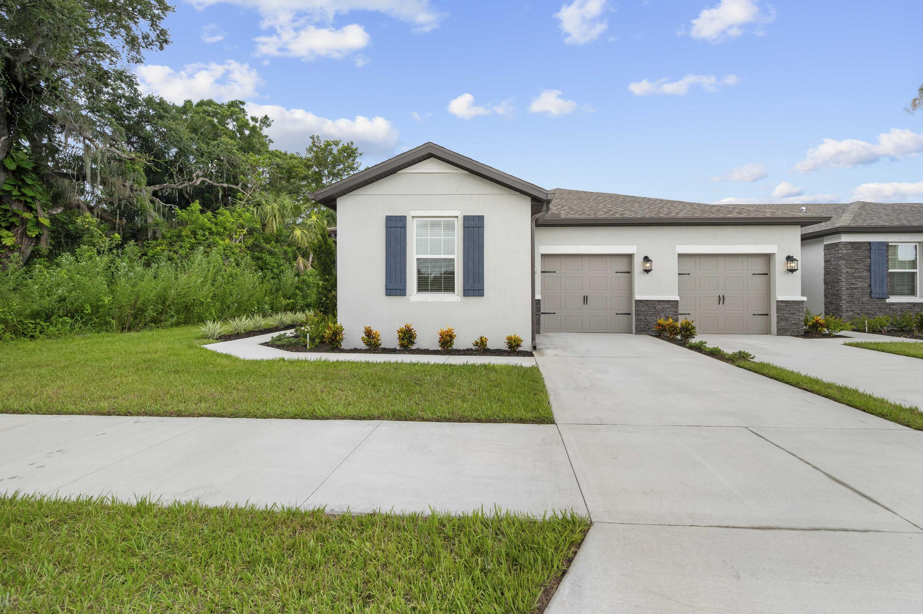 Foto de propiedad en 1611 Gaiety Way, Fort Pierce, FL 34947 Fort Pierce con MLS# 