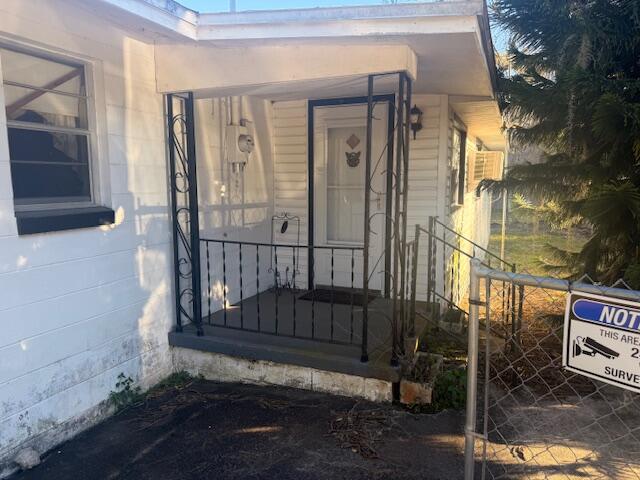 Foto de propiedad en 1813 Daniels Street, Kissimmee, FL 34746 Kissimmee con MLS# 