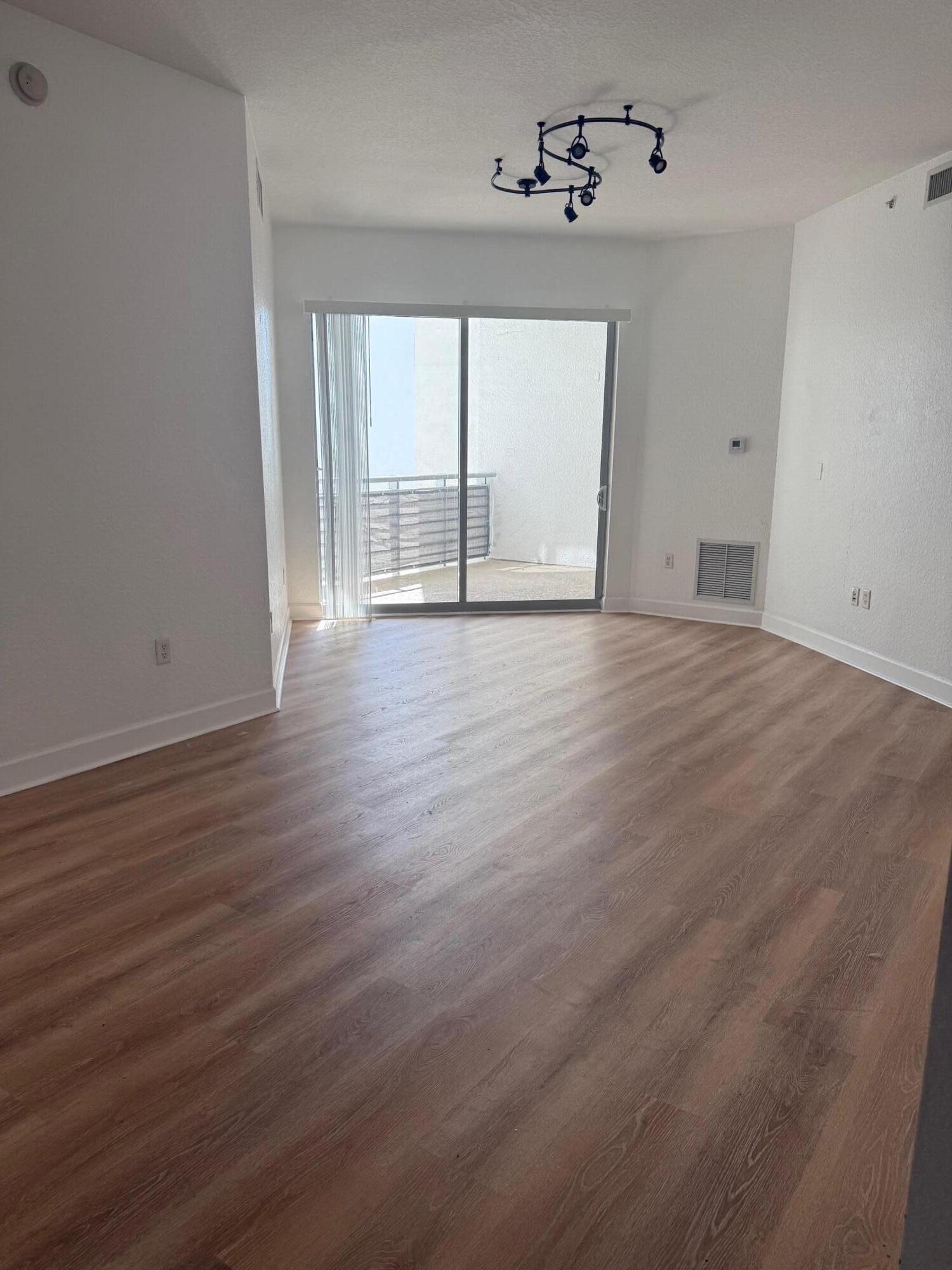 Alquilada 1830 Radius Drive 1220, Hollywood, FL 33020, Hollywood, FL 33020