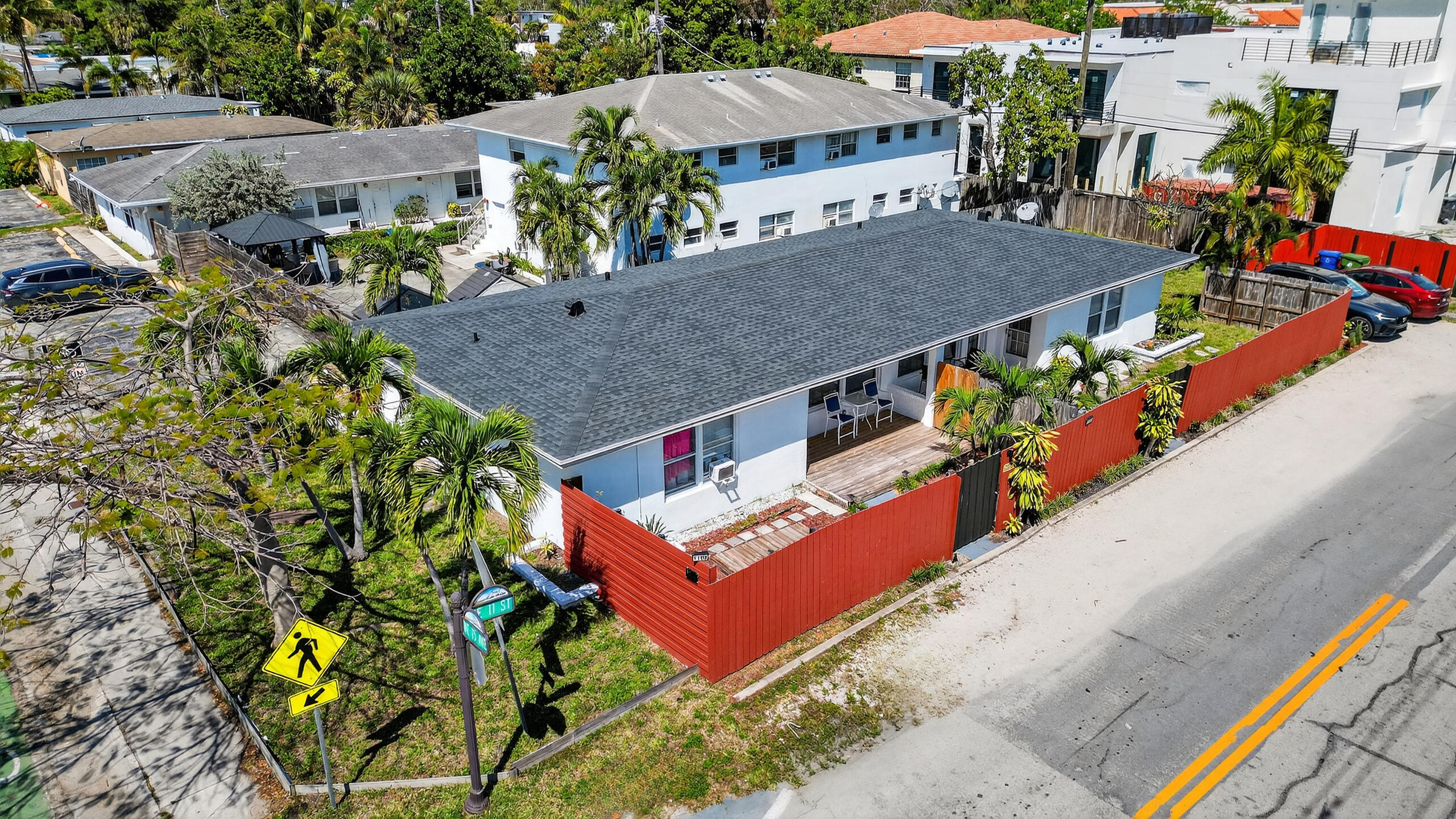 Foto de propiedad en 1100 NE 15th Avenue 1-2, Fort Lauderdale, FL 33304 Fort Lauderdale con MLS# 