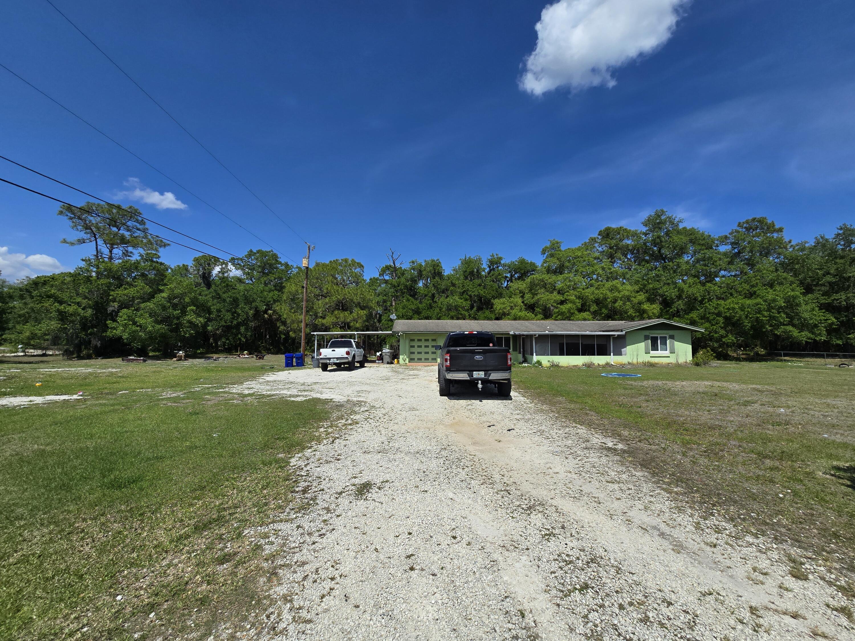 Foto de propiedad en 144 N Elm Street, Fellsmere, FL 32948 Fellsmere con MLS# 