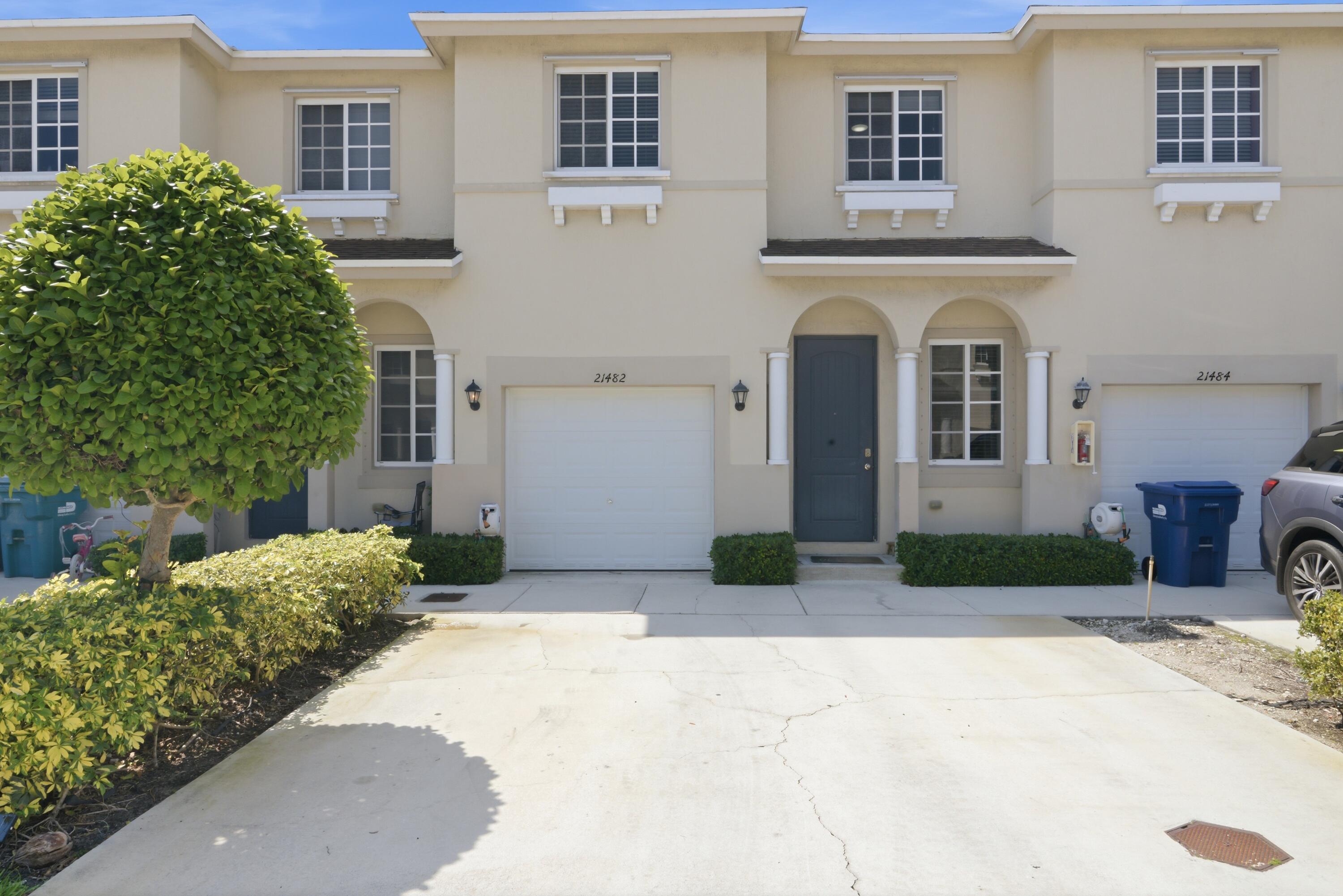 Foto de propiedad en 21482 NW 14th Court 21482, Miami Gardens, FL 33169 Miami Gardens con MLS# 