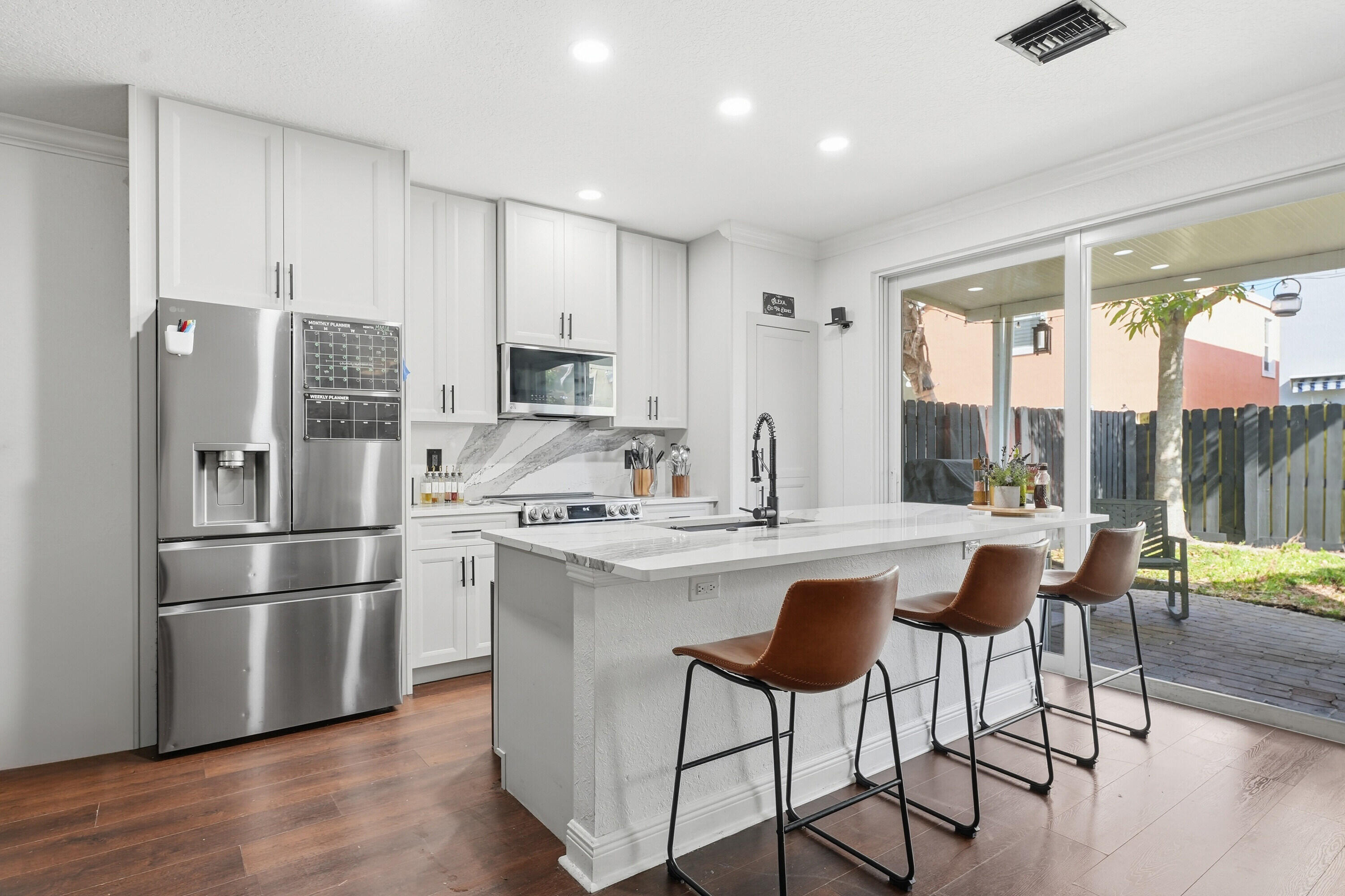 Foto de propiedad en 3221 Johns Place, Palm Springs, FL 33461 Palm Springs con MLS# 