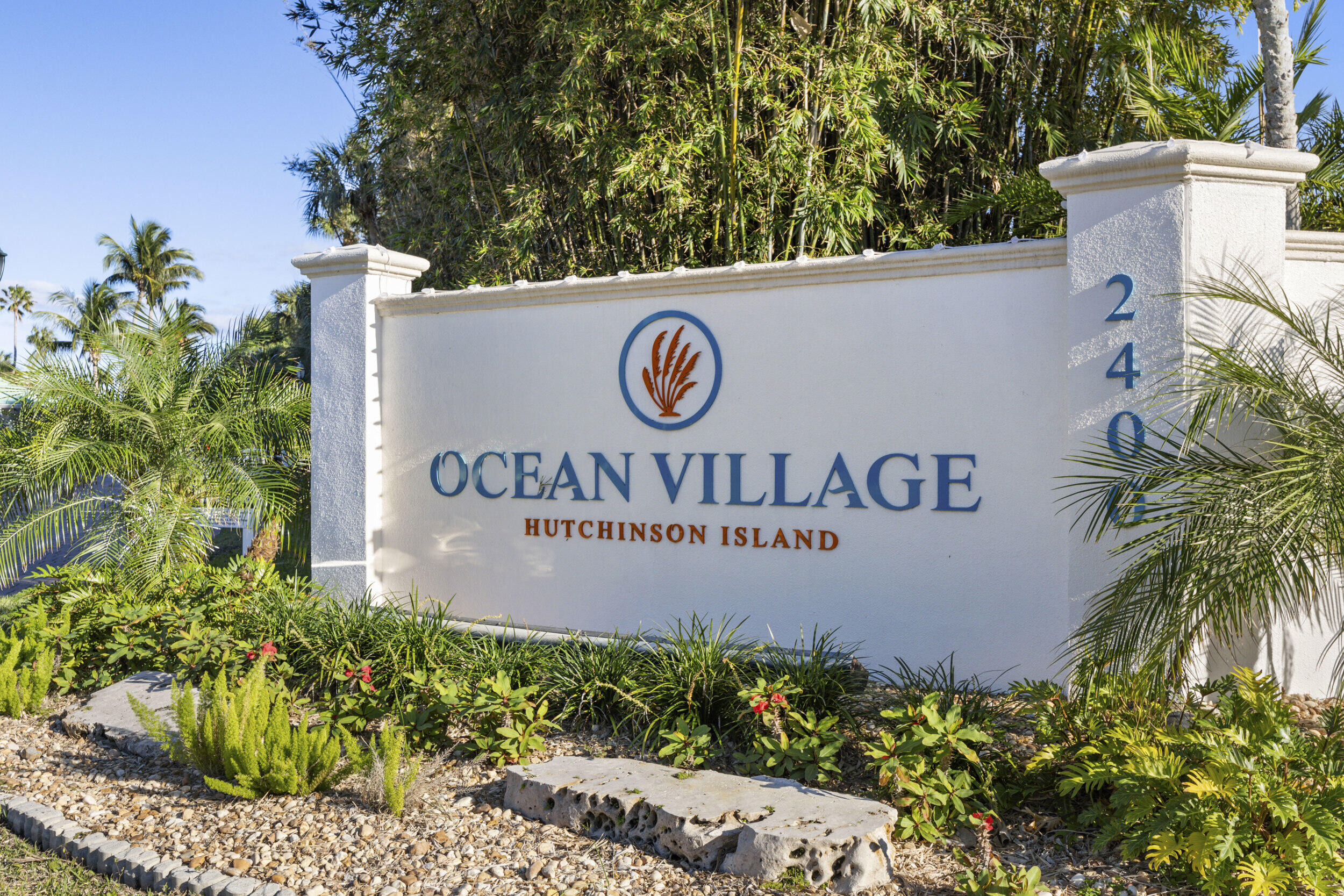 Foto de propiedad en 2400 S Ocean Drive V-211, Fort Pierce, FL 34949 Fort Pierce con MLS# 