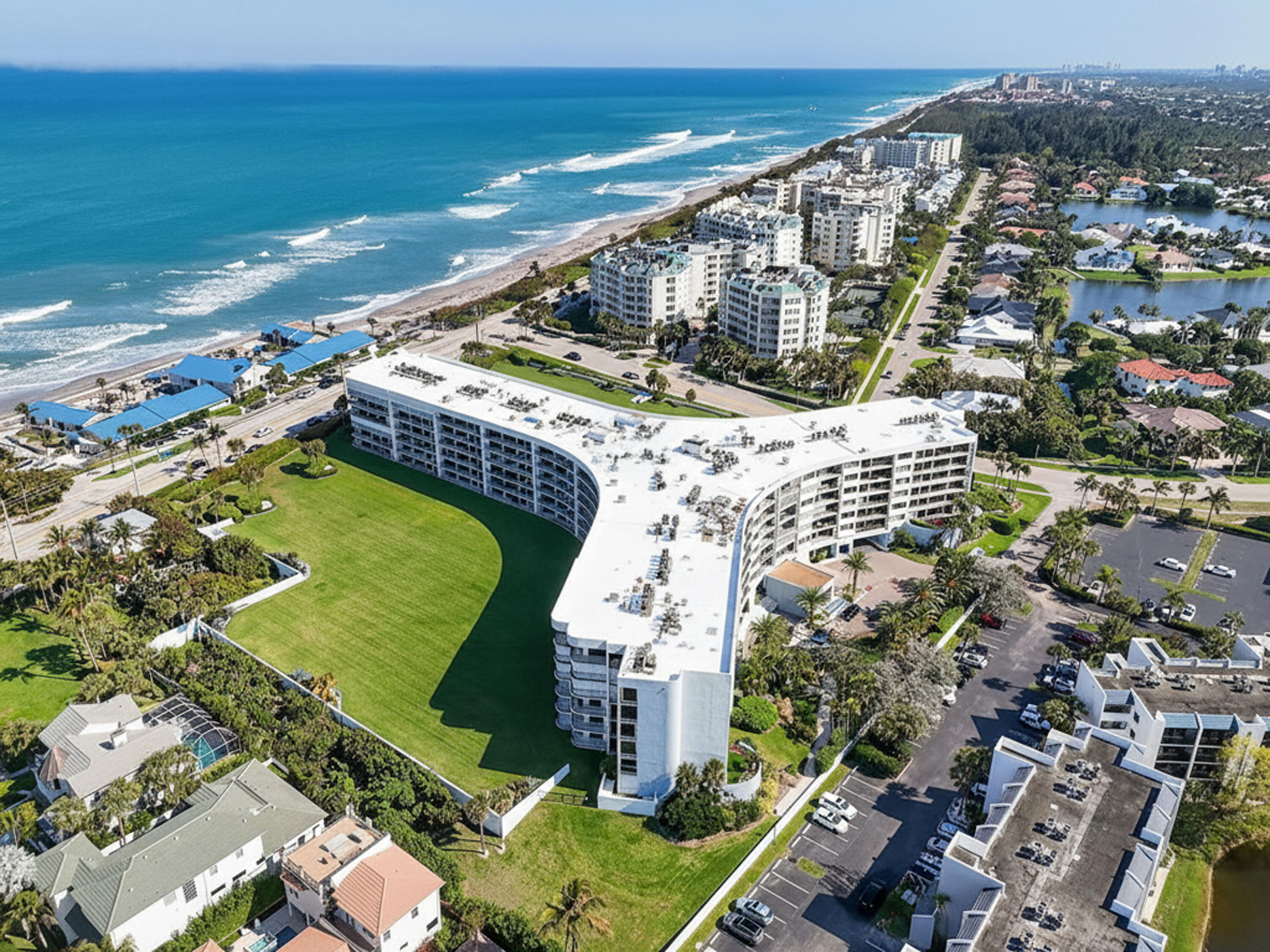 Foto de propiedad en 1300 S Highway A1a 320, Jupiter, FL 33477 Jupiter con MLS# 
