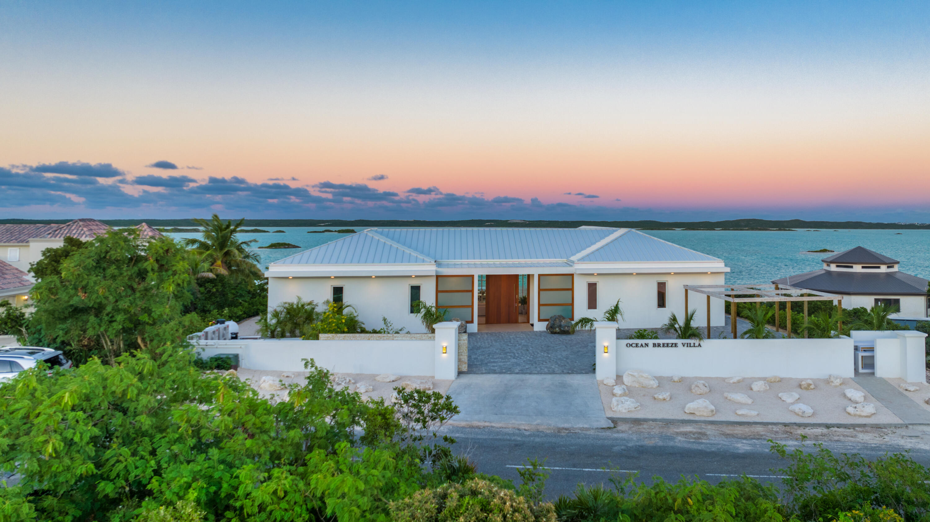 Foto de propiedad en 245 Chalk Sound Drive  con MLS# 