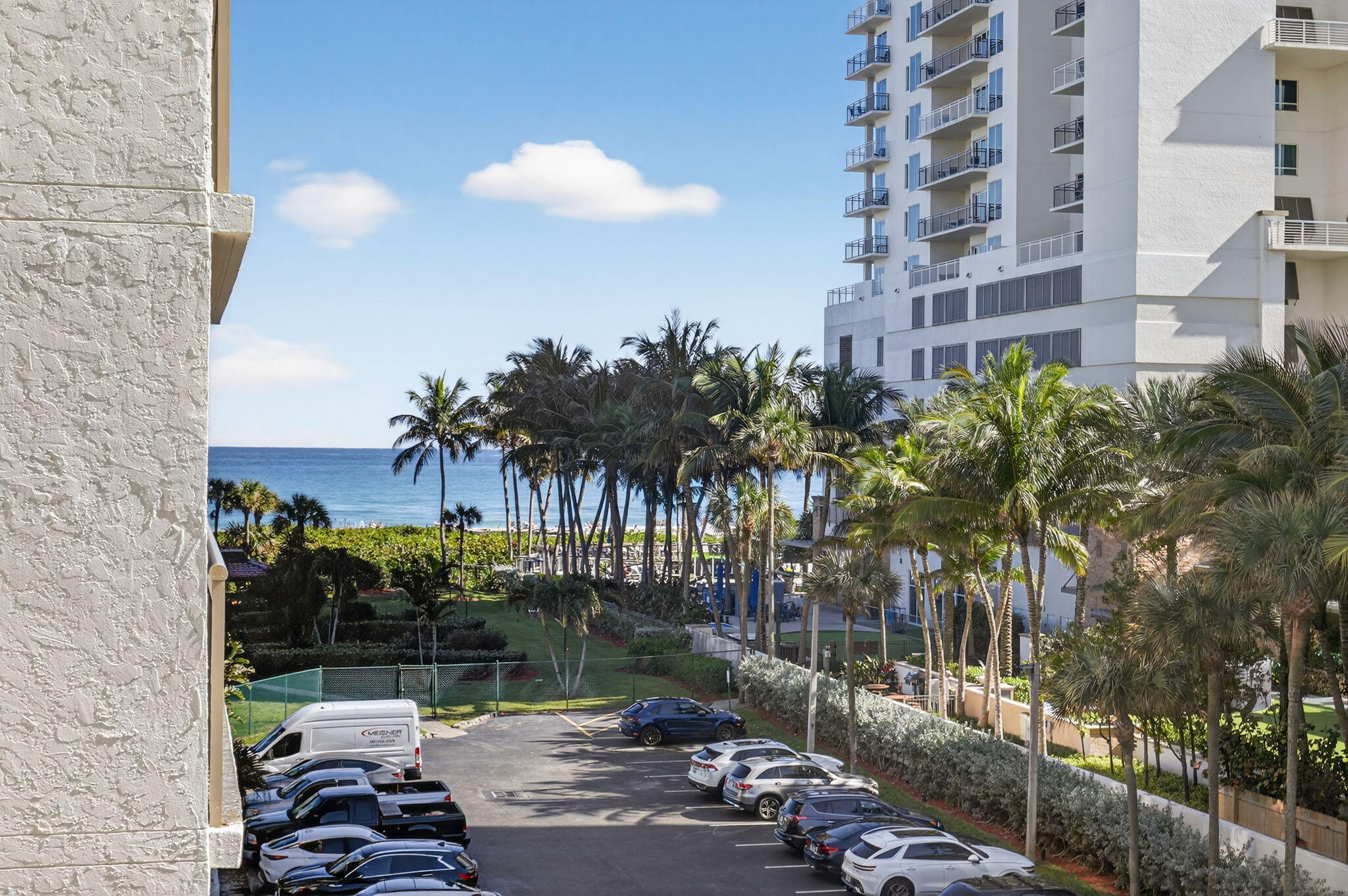 Foto de propiedad en 3400 N Ocean Drive 408, Singer Island, FL 33404 Singer Island con MLS# 
