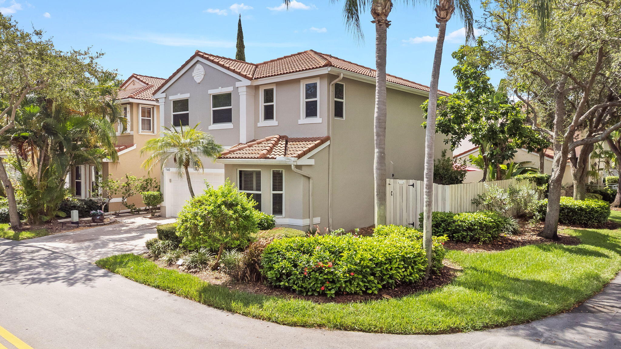 Foto de propiedad en 1140 Linden Street, Hollywood, FL 33019 Hollywood con MLS# 