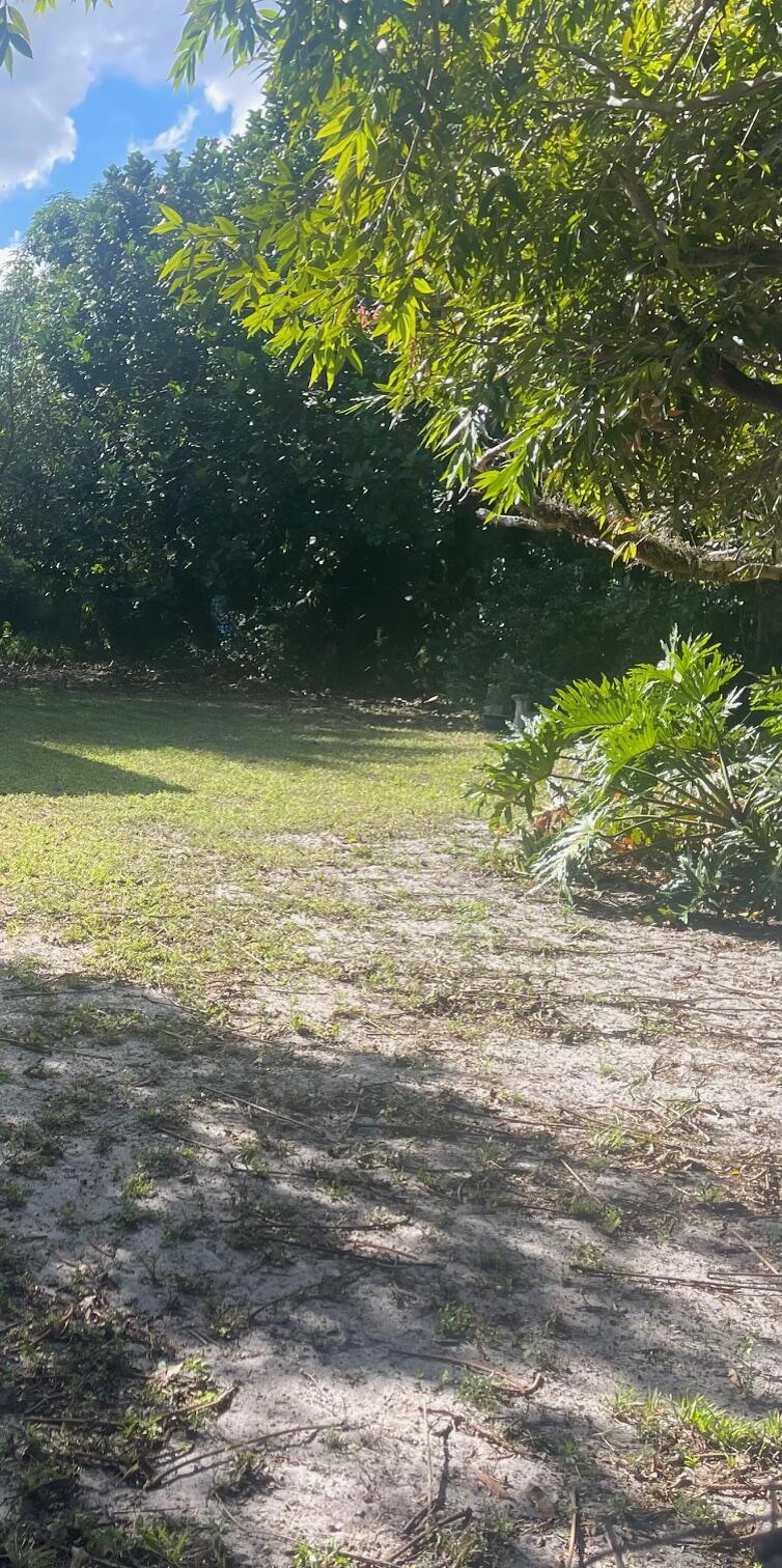 Foto de propiedad en 2424 Monroe Street, Hollywood, FL 33020 Hollywood con MLS# 