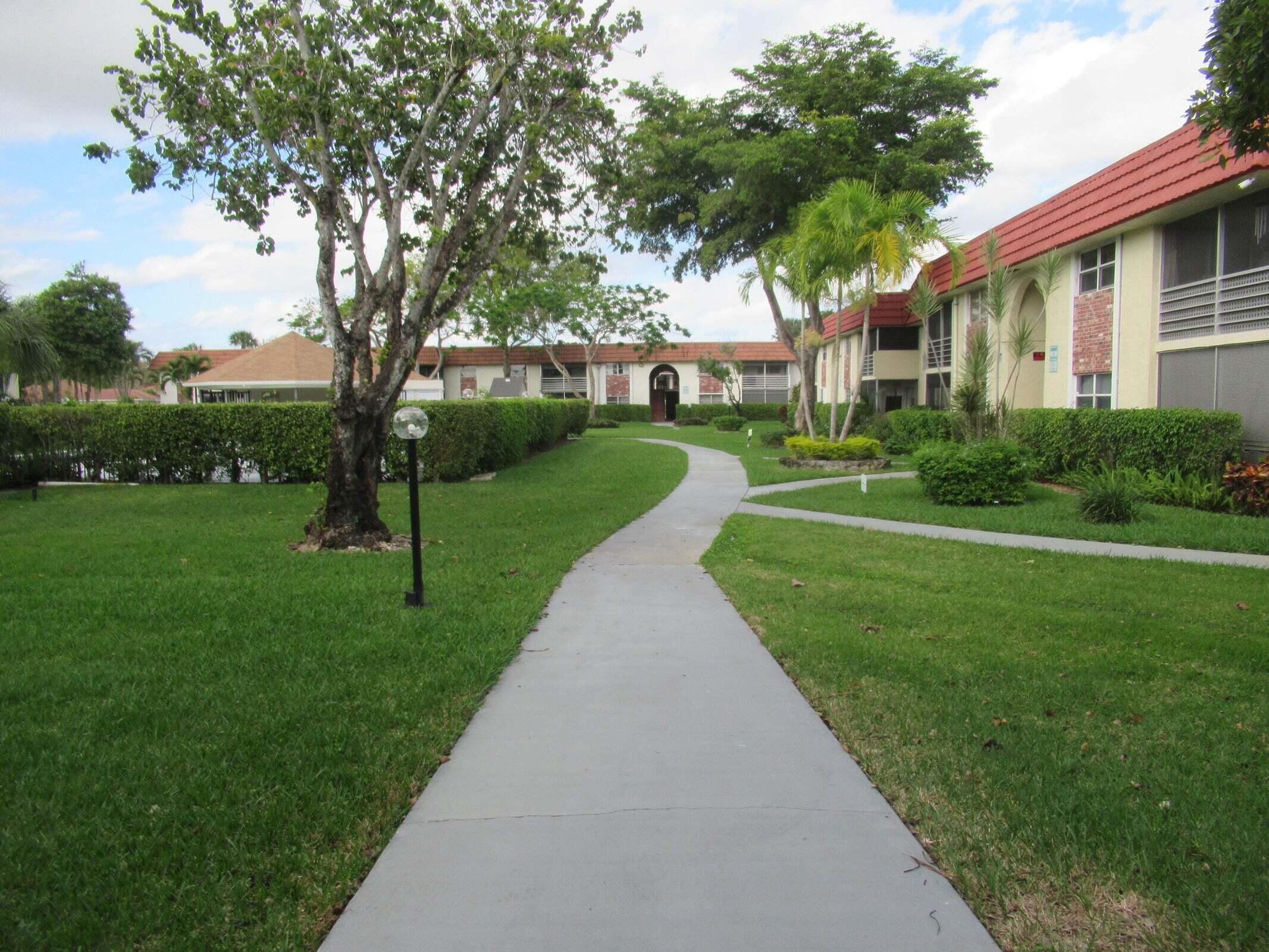 Foto de propiedad en 22755 SW 66th Avenue 103, Boca Raton, FL 33428 Boca Raton con MLS# 